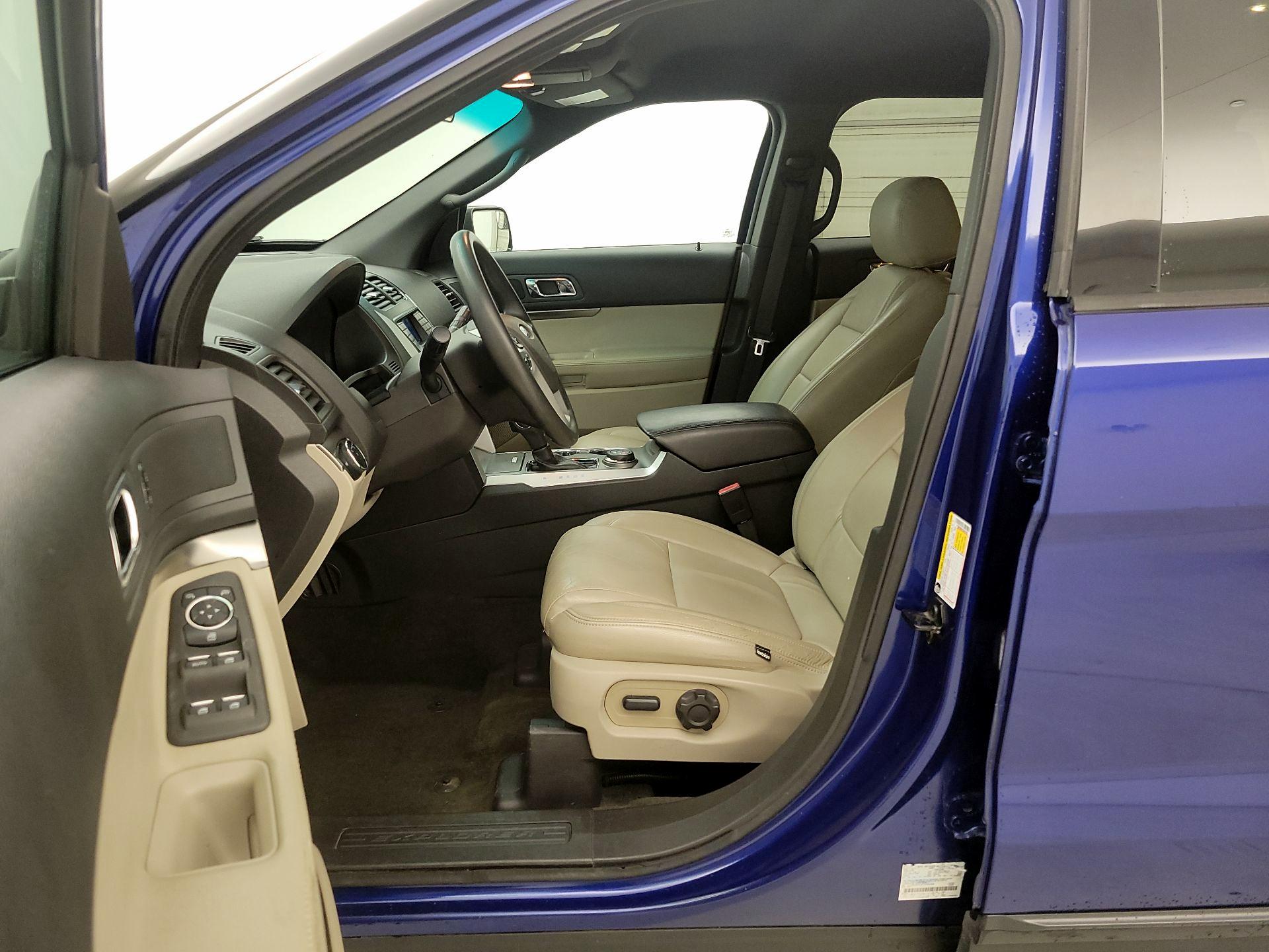 Thumbnail: 2015 Ford Explorer - 11