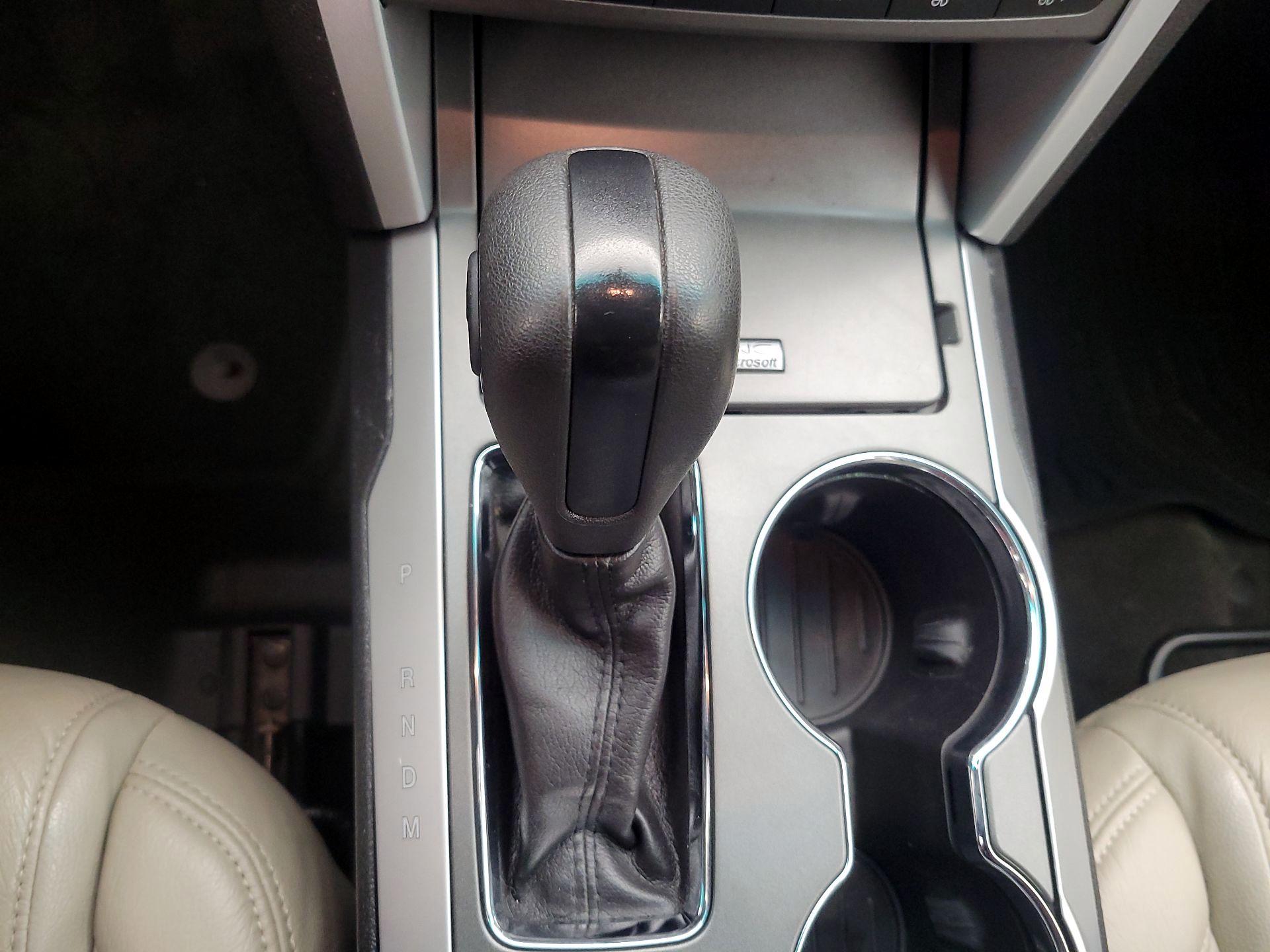 Thumbnail: 2015 Ford Explorer - 16