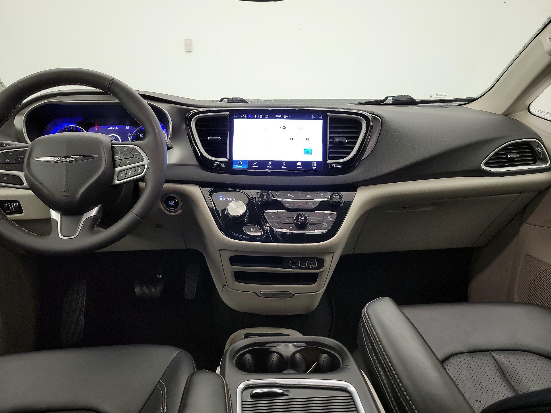 Thumbnail: 2024 Chrysler Pacifica - 9