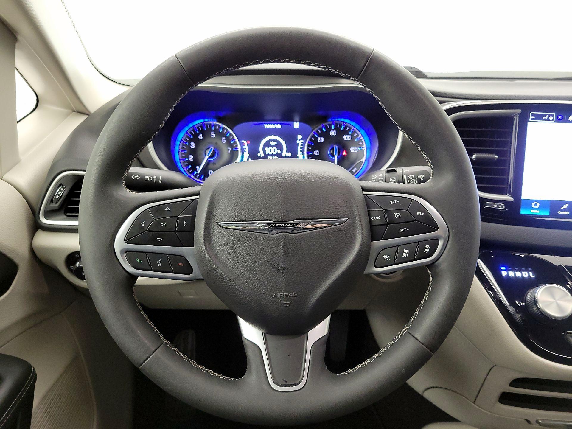 Thumbnail: 2024 Chrysler Pacifica - 10
