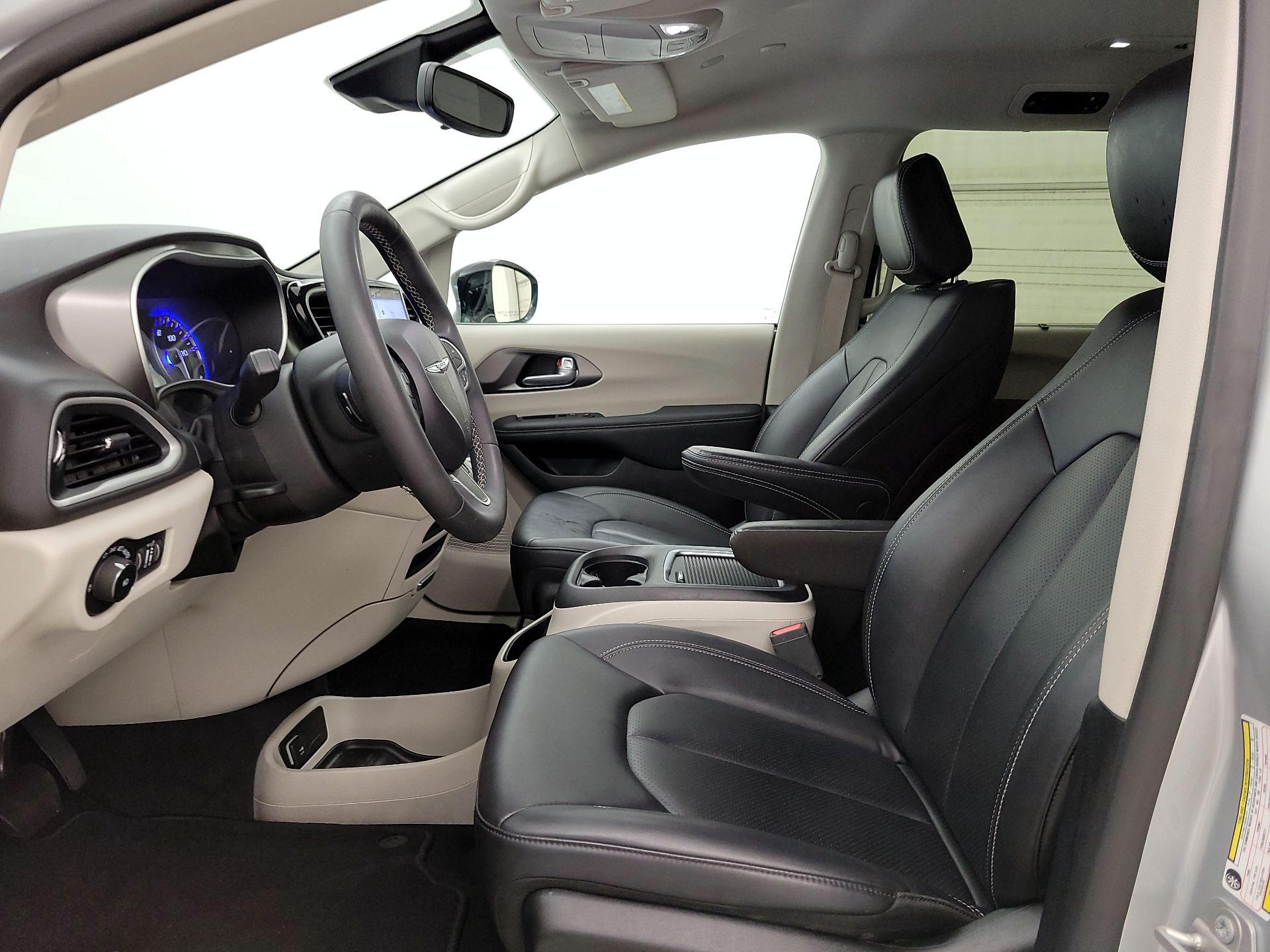 Thumbnail: 2024 Chrysler Pacifica - 11