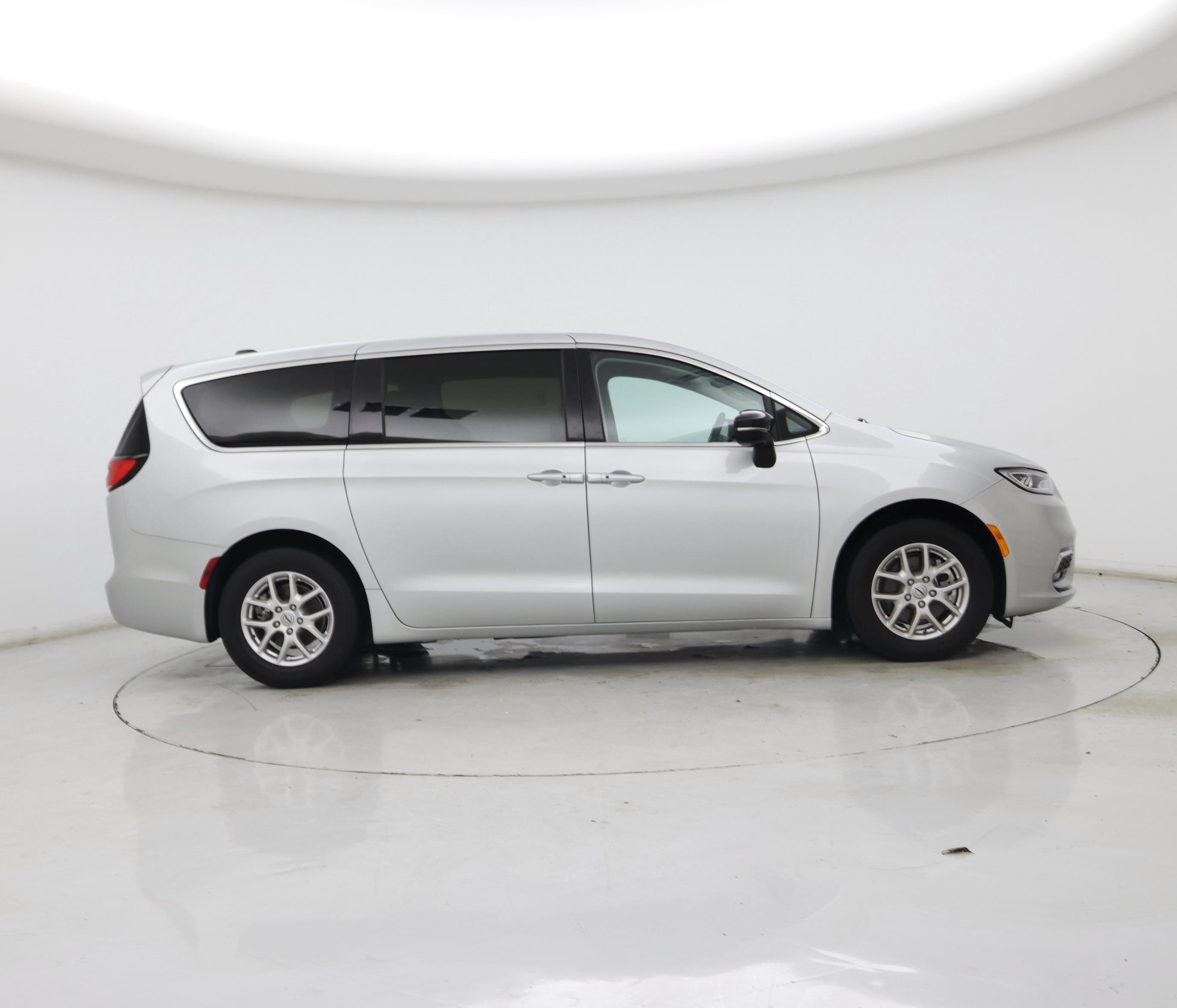 Thumbnail: 2024 Chrysler Pacifica - 7