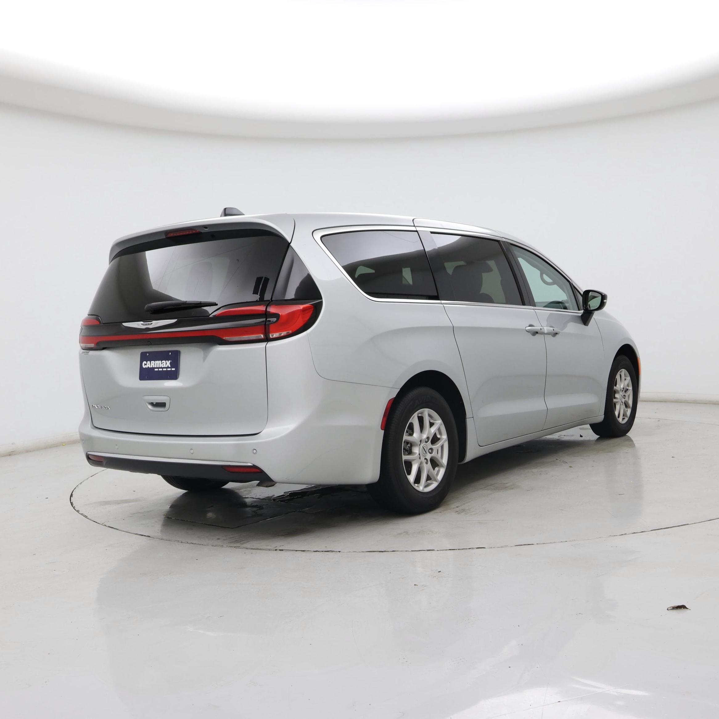 Thumbnail: 2024 Chrysler Pacifica - 8