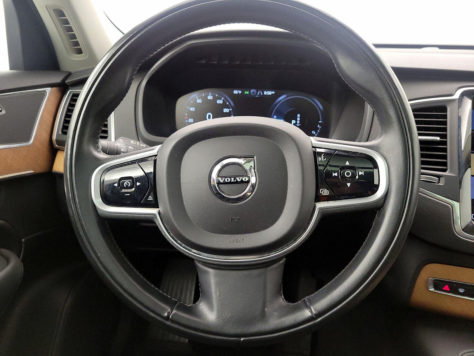 Thumbnail: 2021 Volvo XC90 - 10