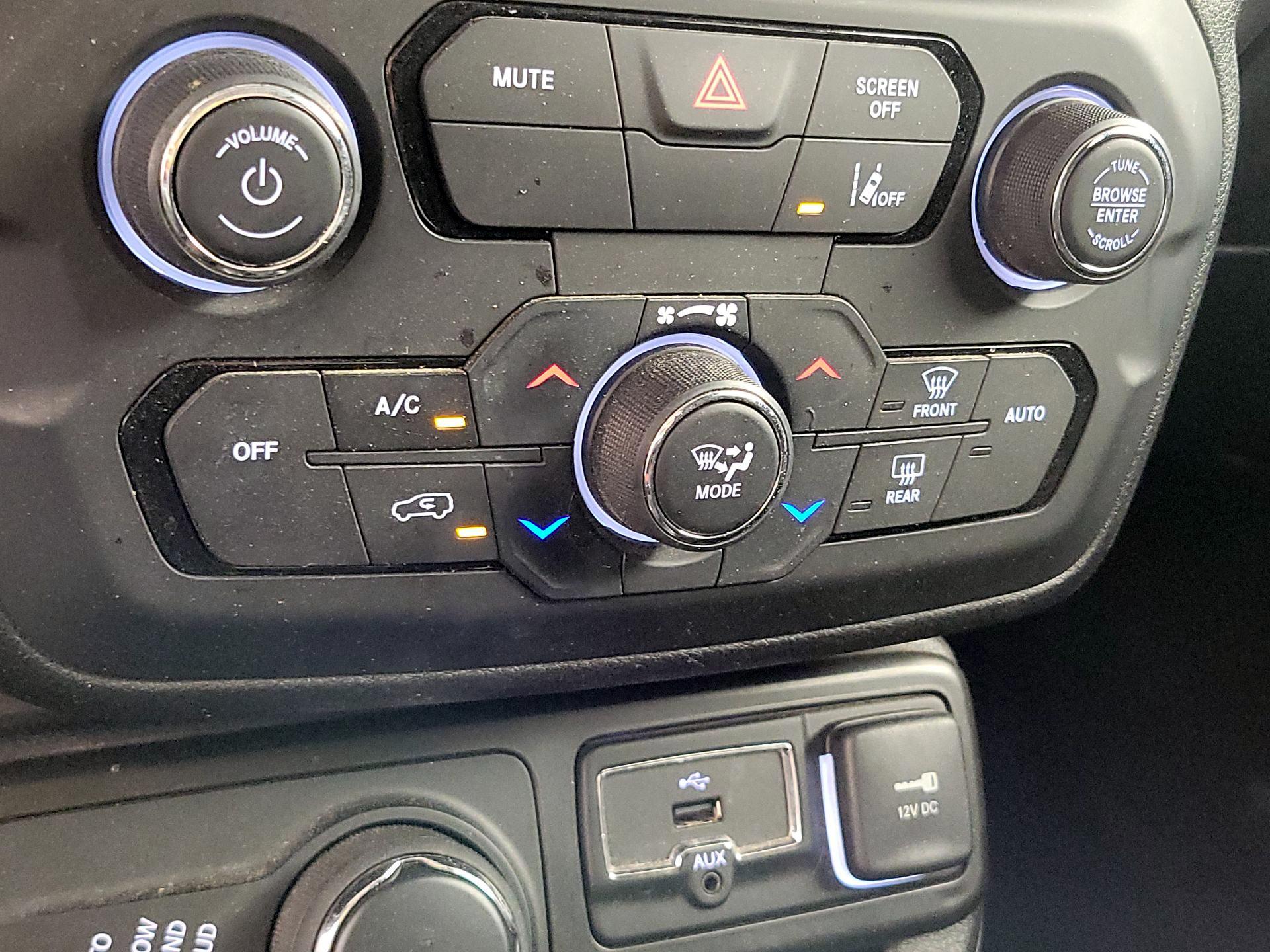 Thumbnail: 2021 Jeep Renegade - 16