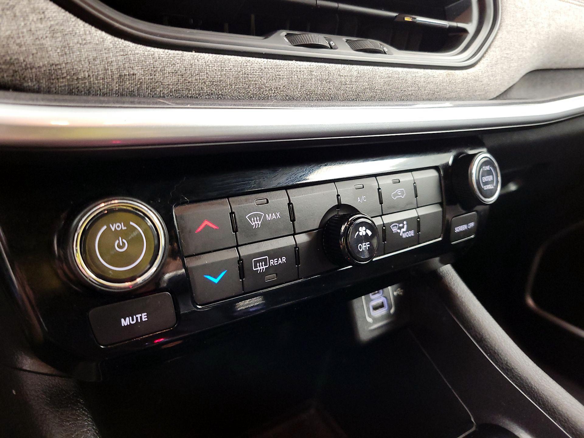 Thumbnail: 2023 Jeep Compass - 16