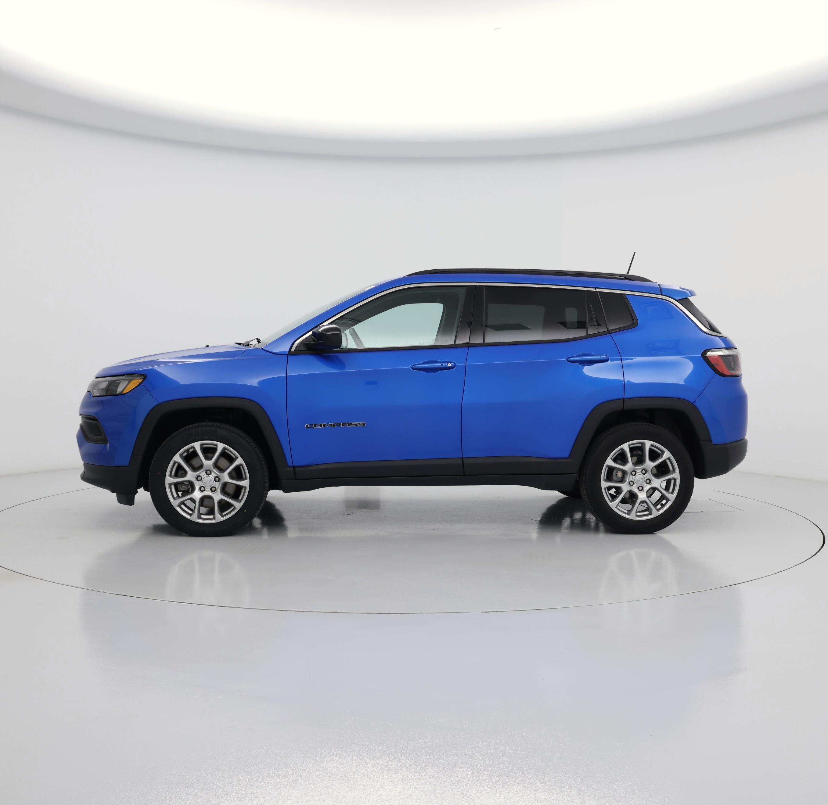 Thumbnail: 2023 Jeep Compass - 3