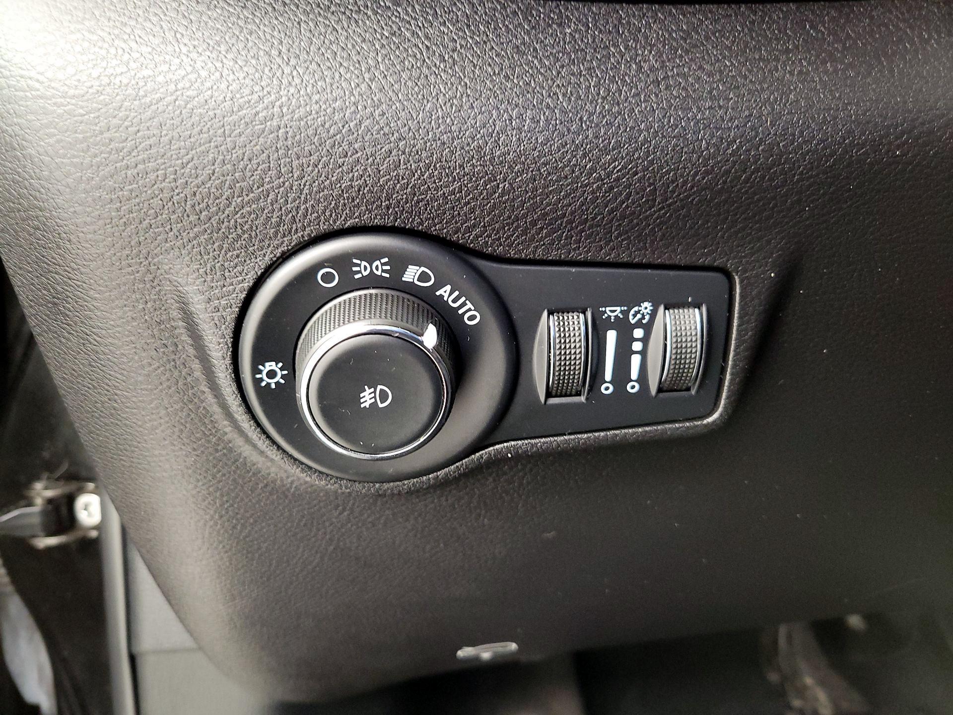 Thumbnail: 2022 Jeep Compass - 13