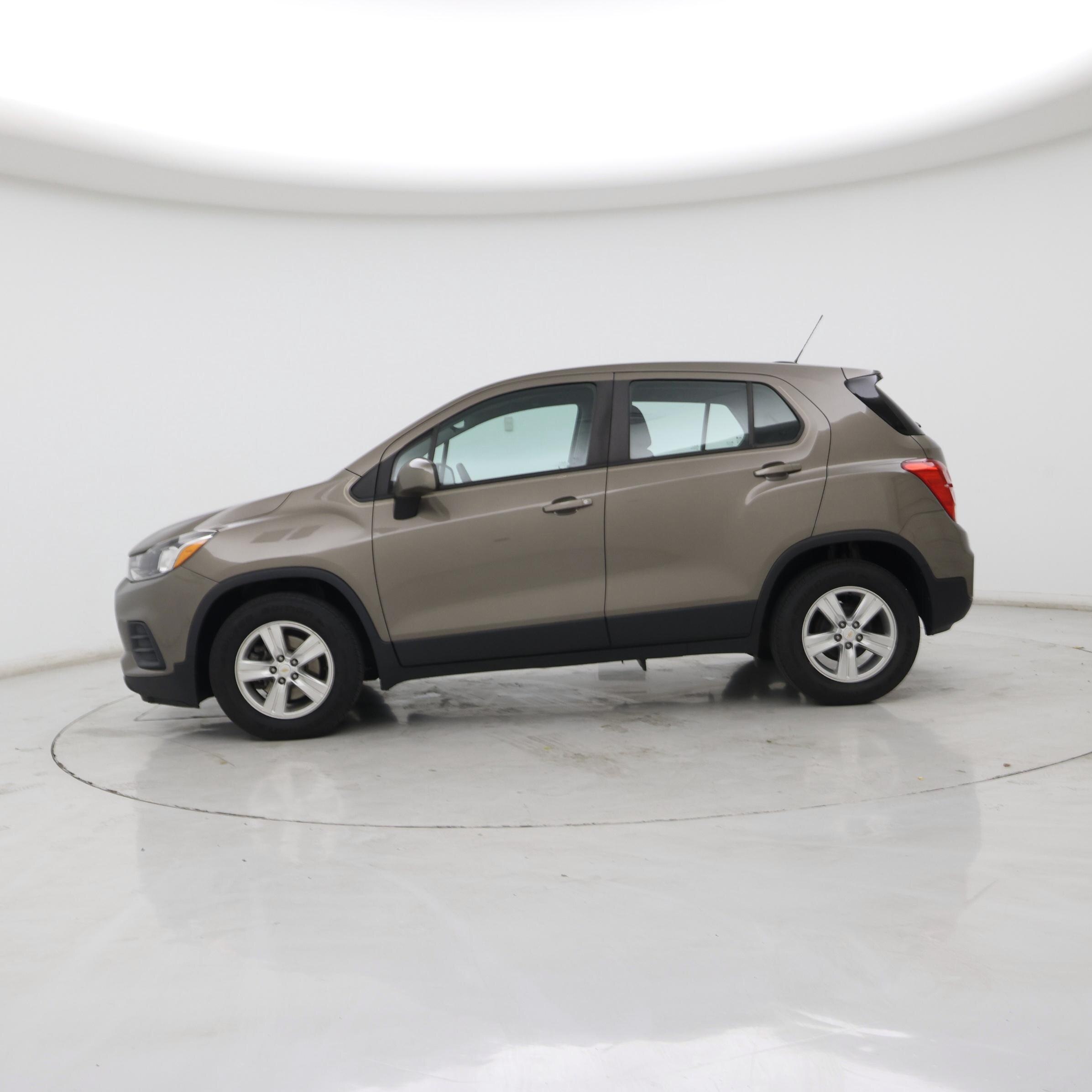 Thumbnail: 2021 Chevrolet Trax - 3