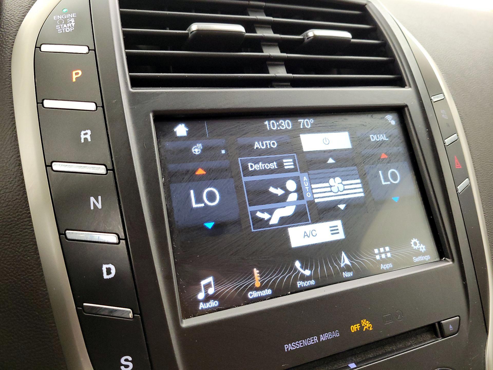 Thumbnail: 2018 Lincoln MKC - 17