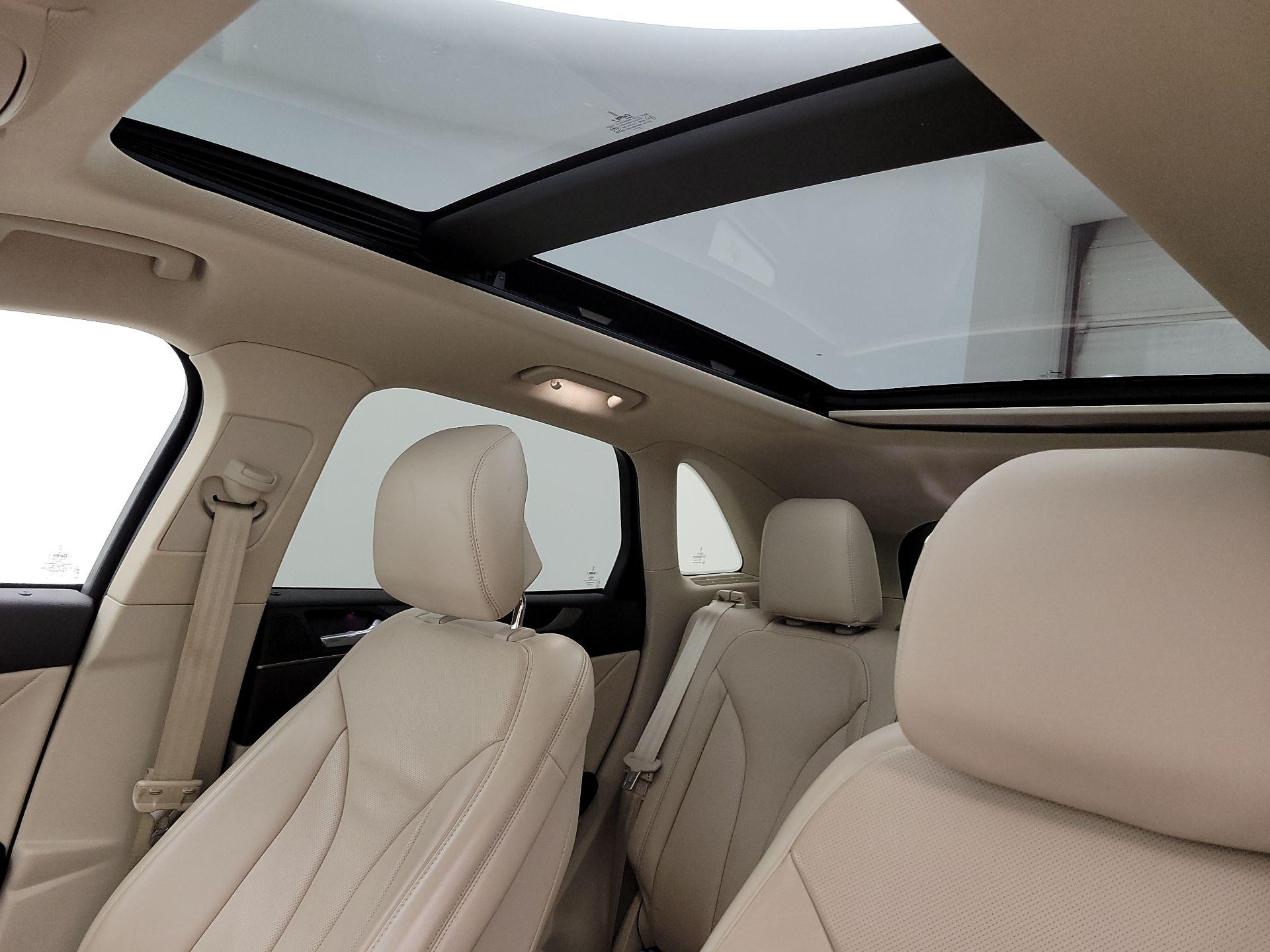 Thumbnail: 2018 Lincoln MKC - 19