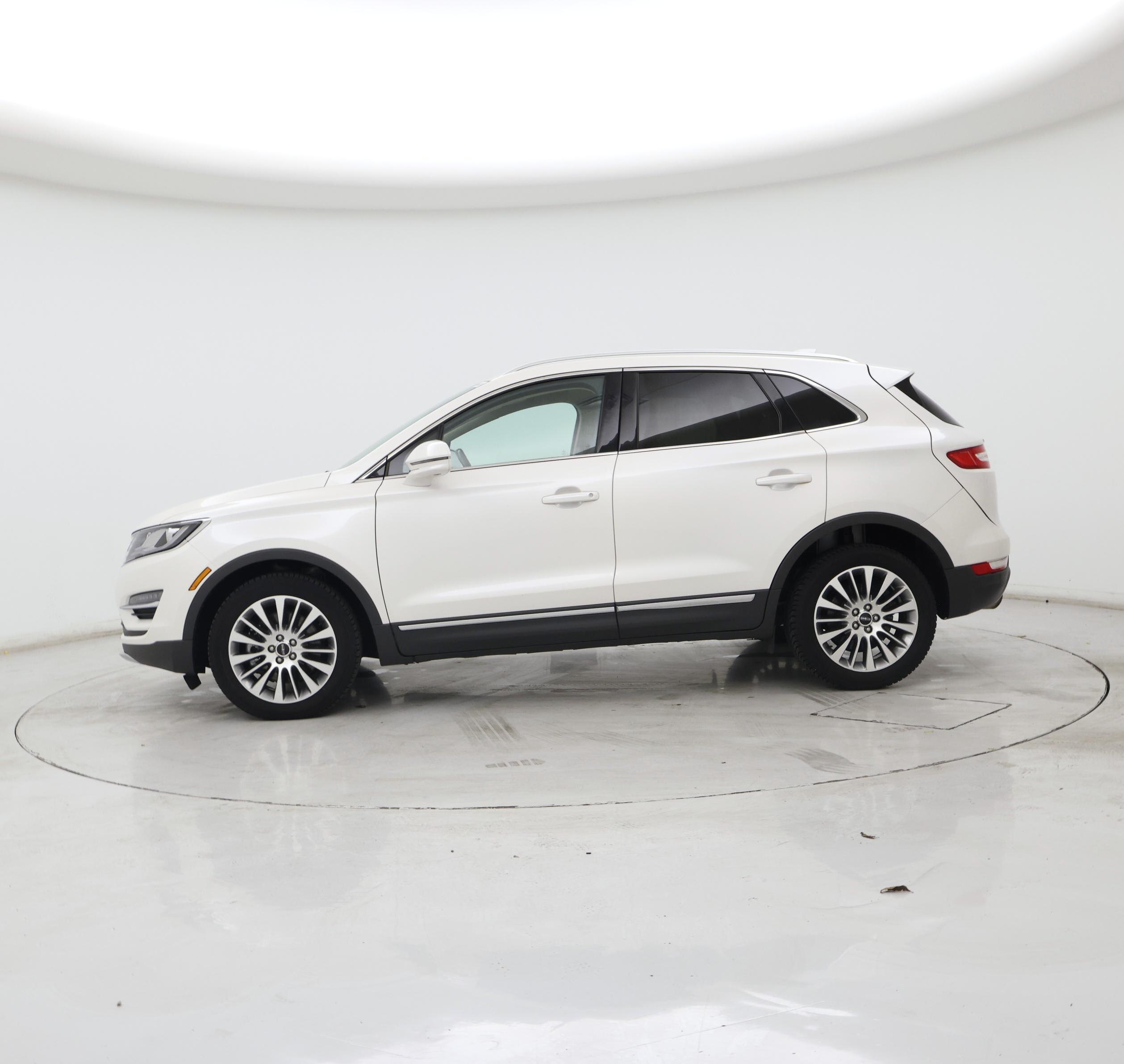 Thumbnail: 2018 Lincoln MKC - 3