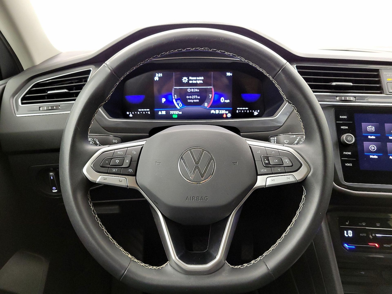 2023 Volkswagen Tiguan SE - Photo 11