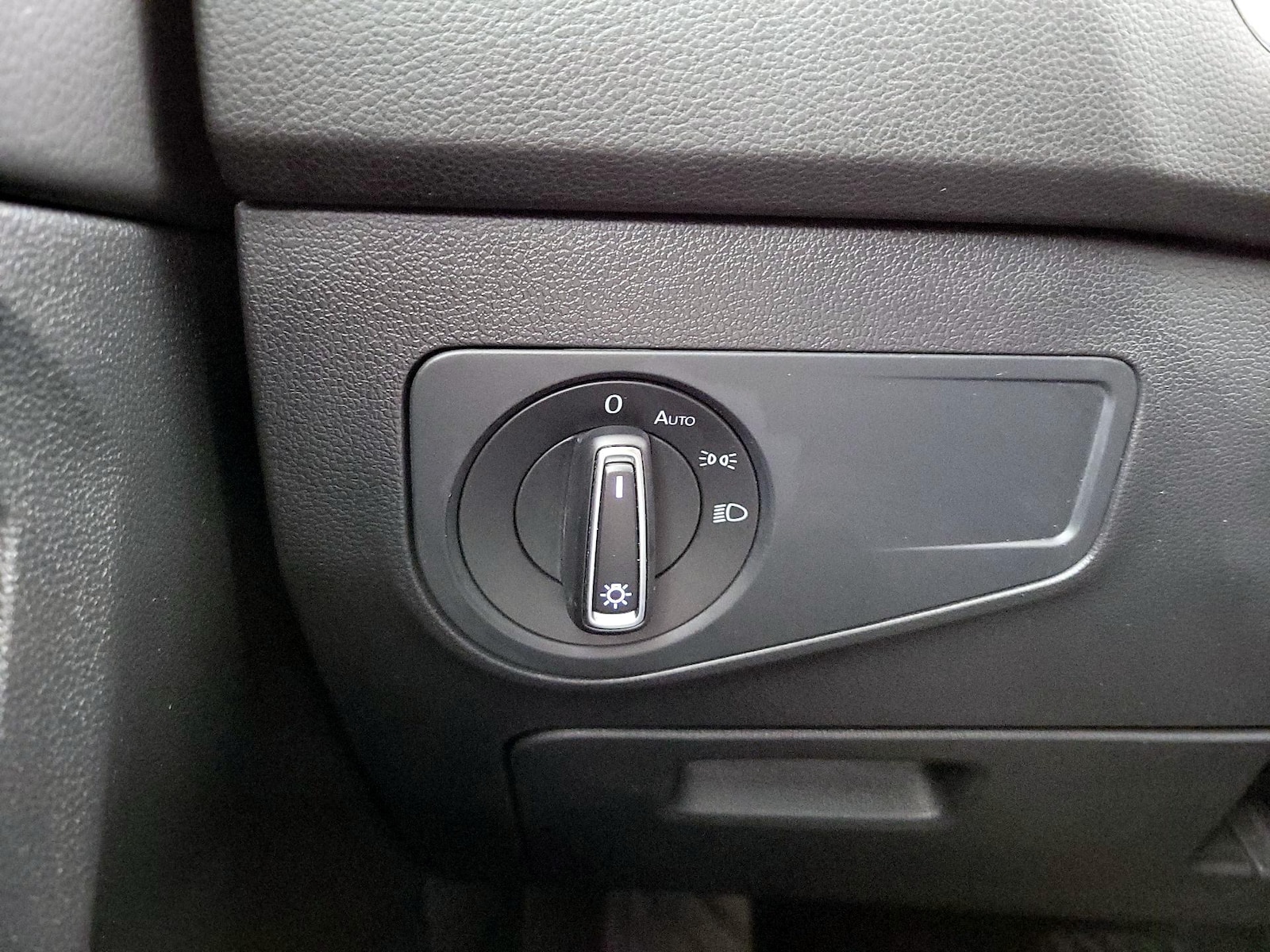 2023 Volkswagen Tiguan SE - Photo 14