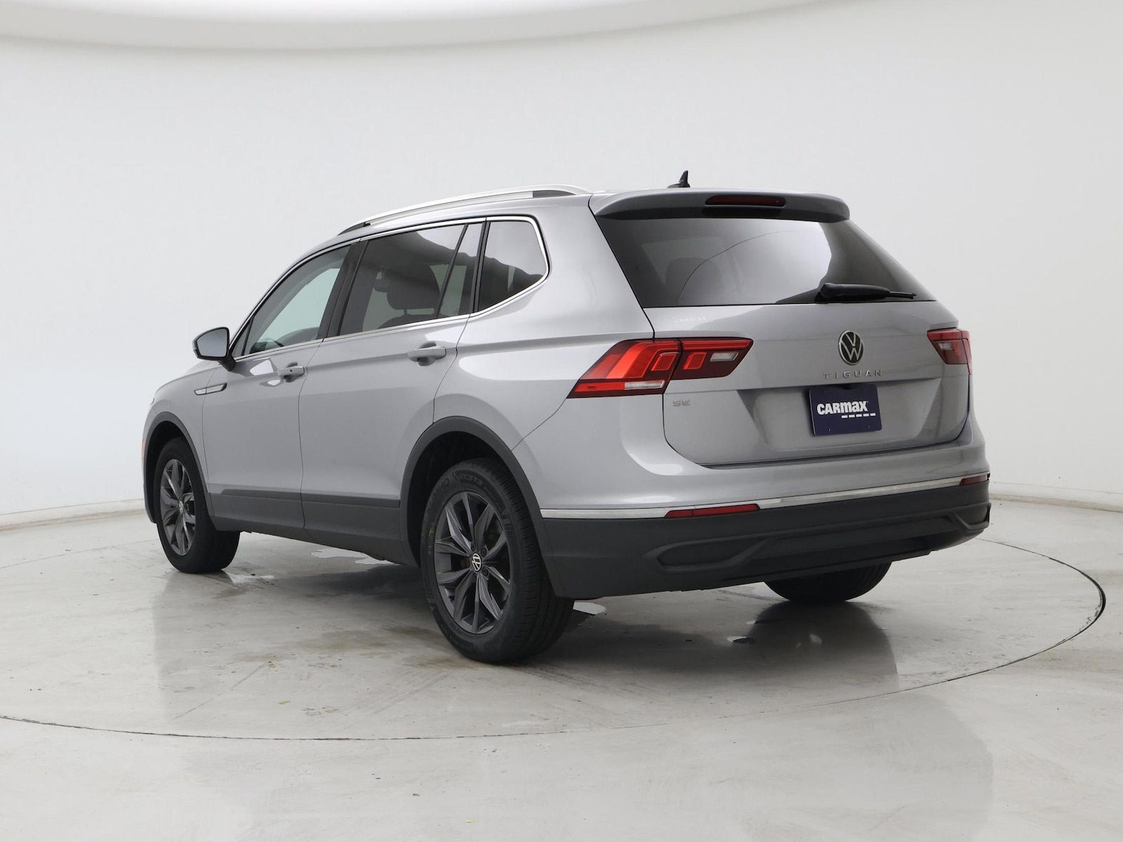 2023 Volkswagen Tiguan SE - Photo 3