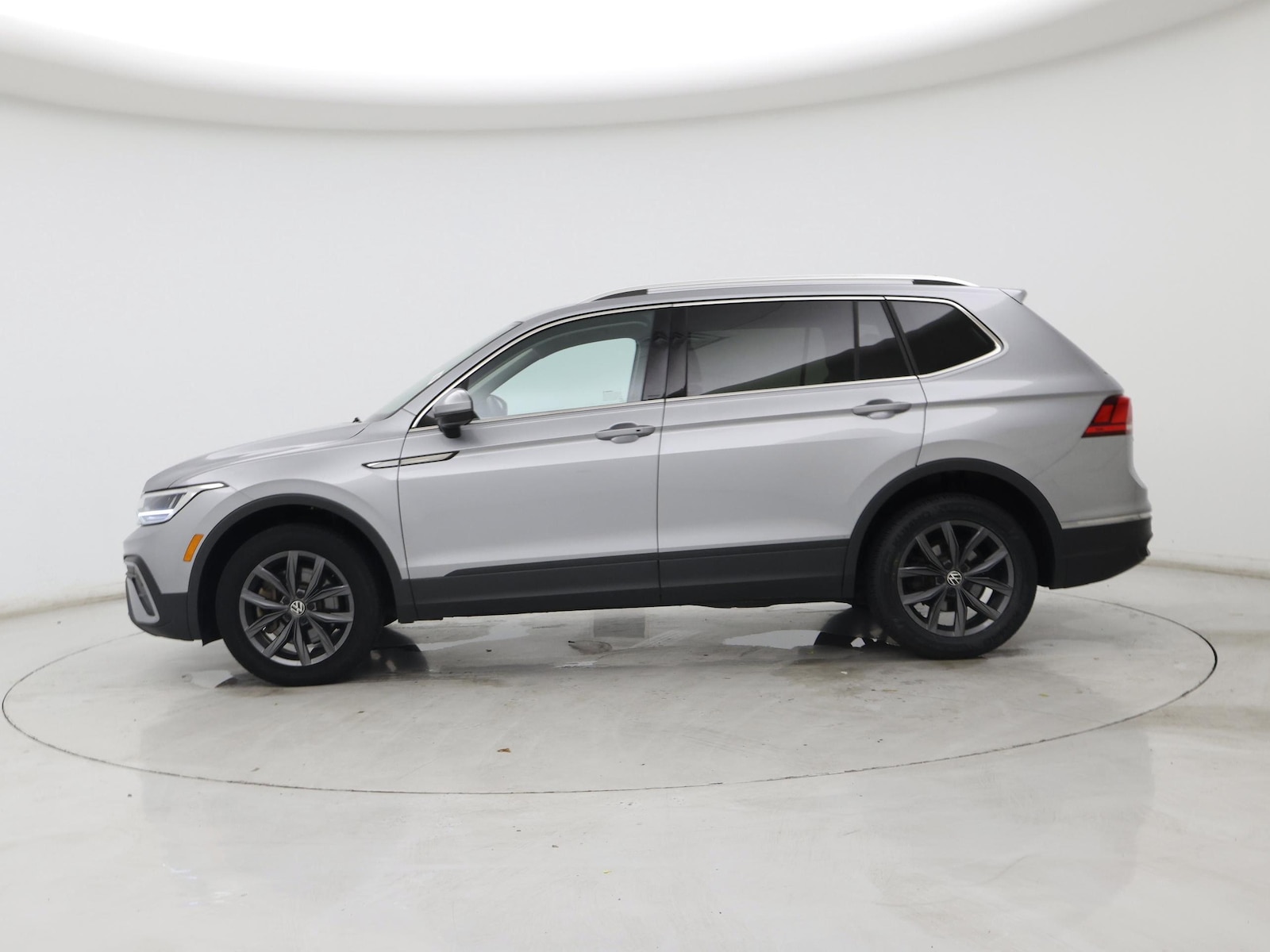 2023 Volkswagen Tiguan SE - Photo 4
