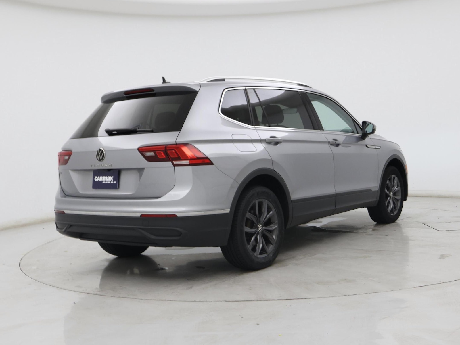 2023 Volkswagen Tiguan SE - Photo 9