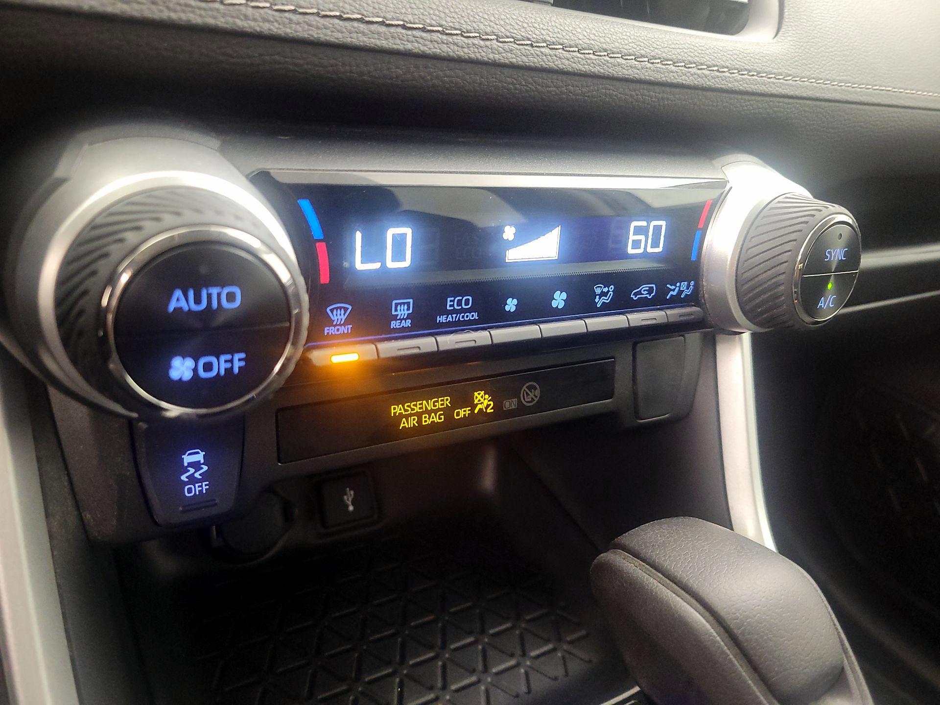 Thumbnail: 2022 Toyota RAV4 - 16