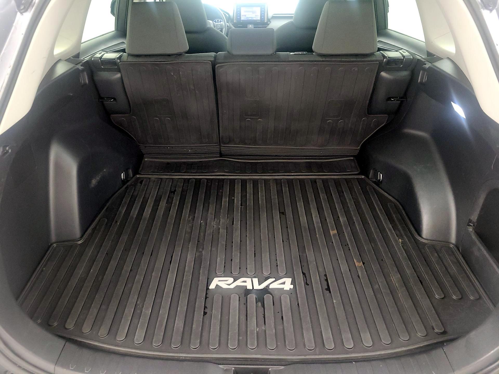 Thumbnail: 2022 Toyota RAV4 - 20