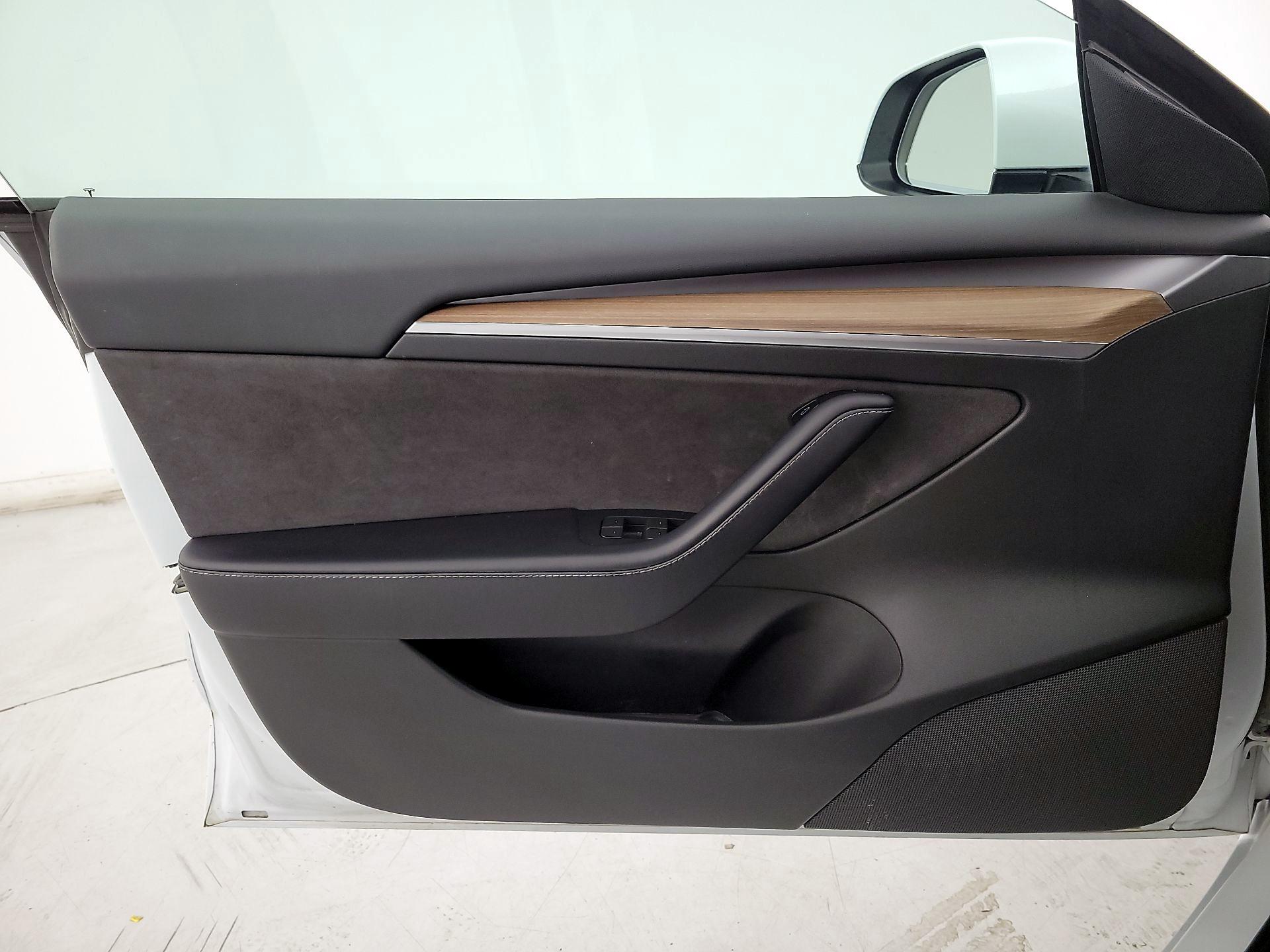 Thumbnail: 2023 Tesla Model 3 - 12