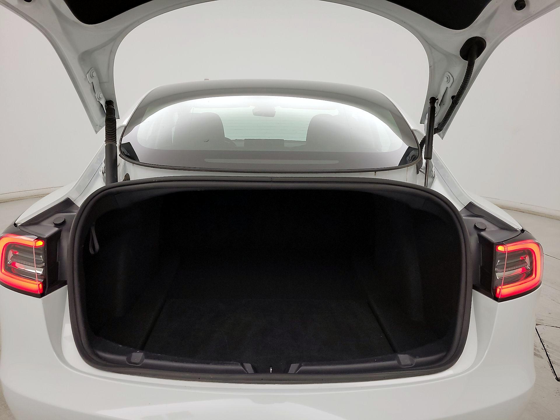 Thumbnail: 2023 Tesla Model 3 - 20