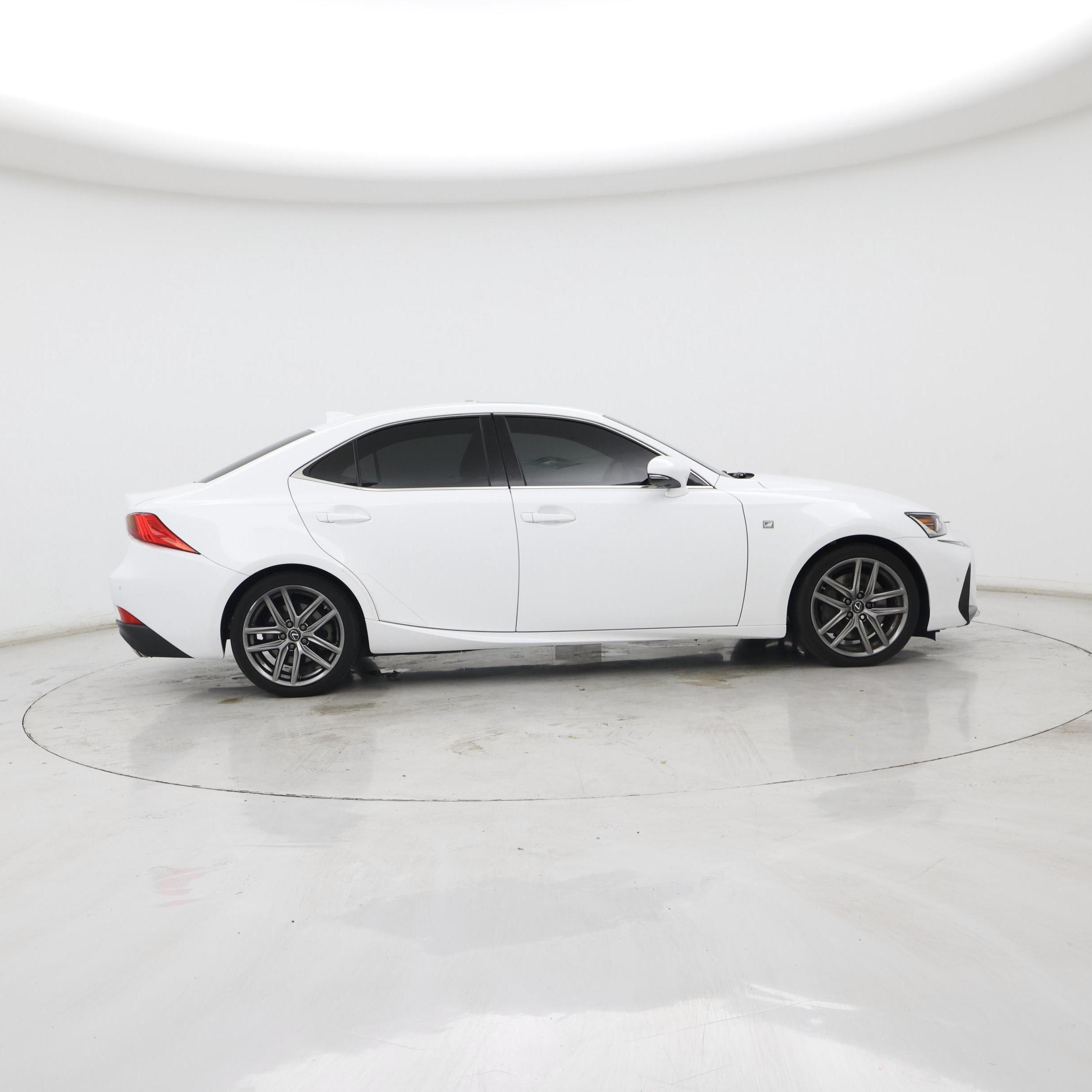 Thumbnail: 2019 Lexus IS - 7