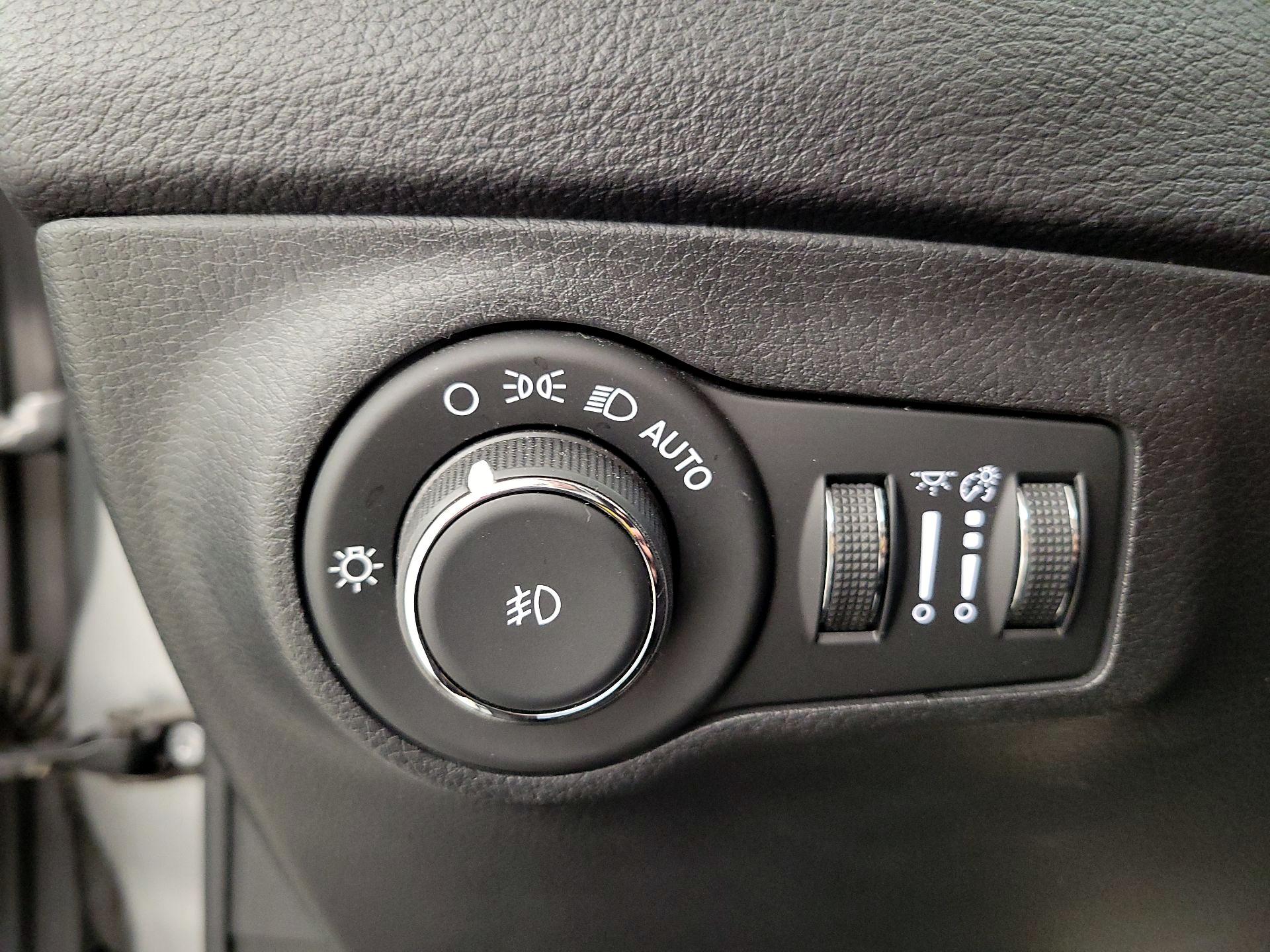 Thumbnail: 2020 Jeep Compass - 13