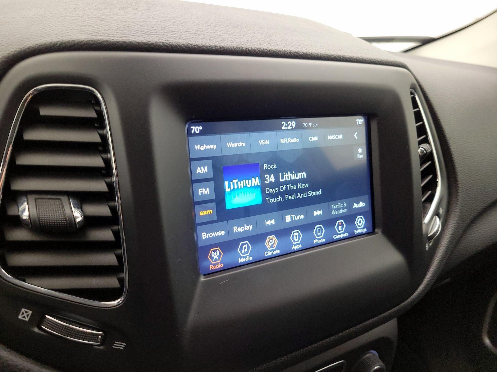 2020 Jeep Compass Latitude - Photo 16