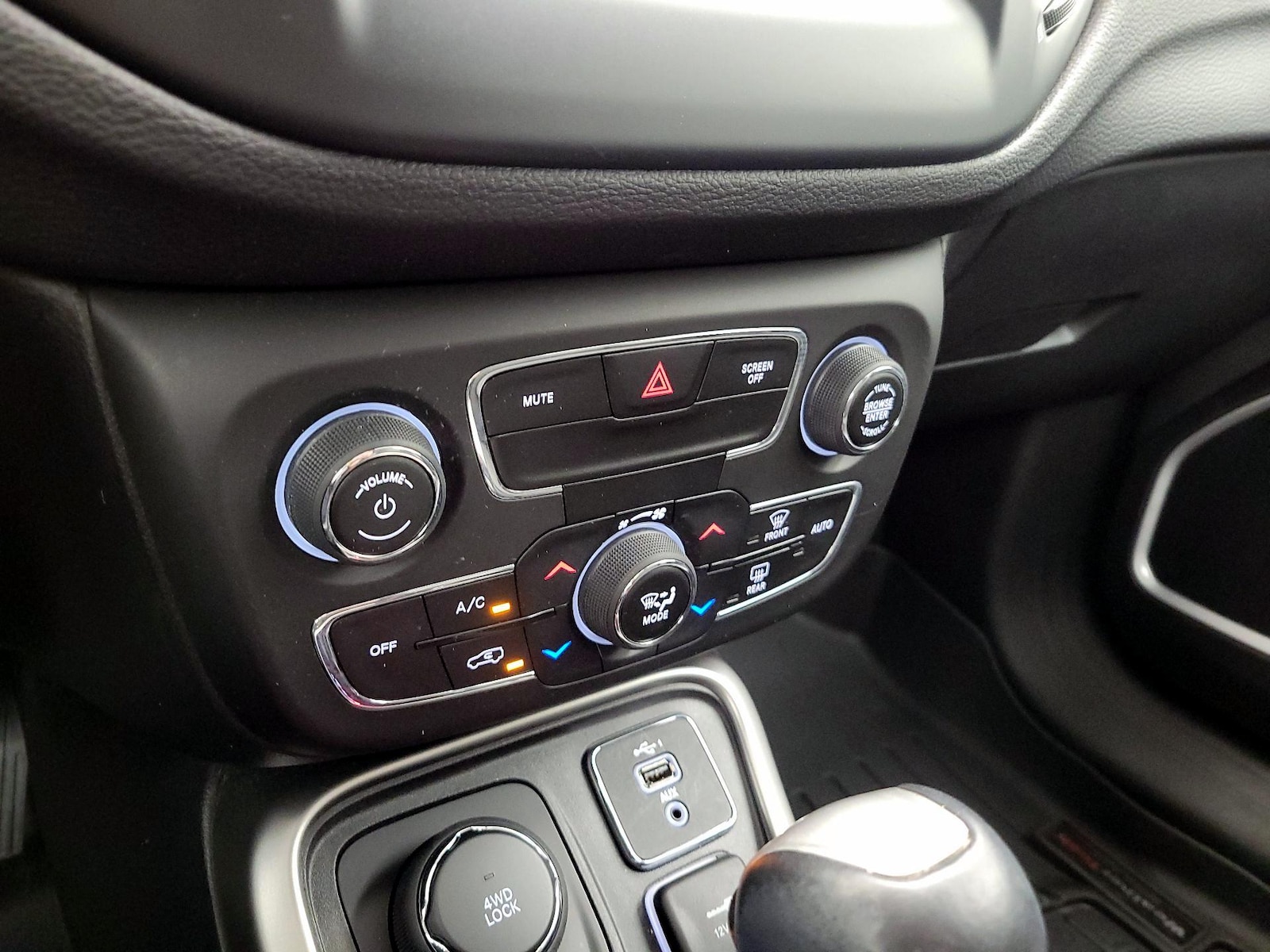 2020 Jeep Compass Latitude - Photo 17