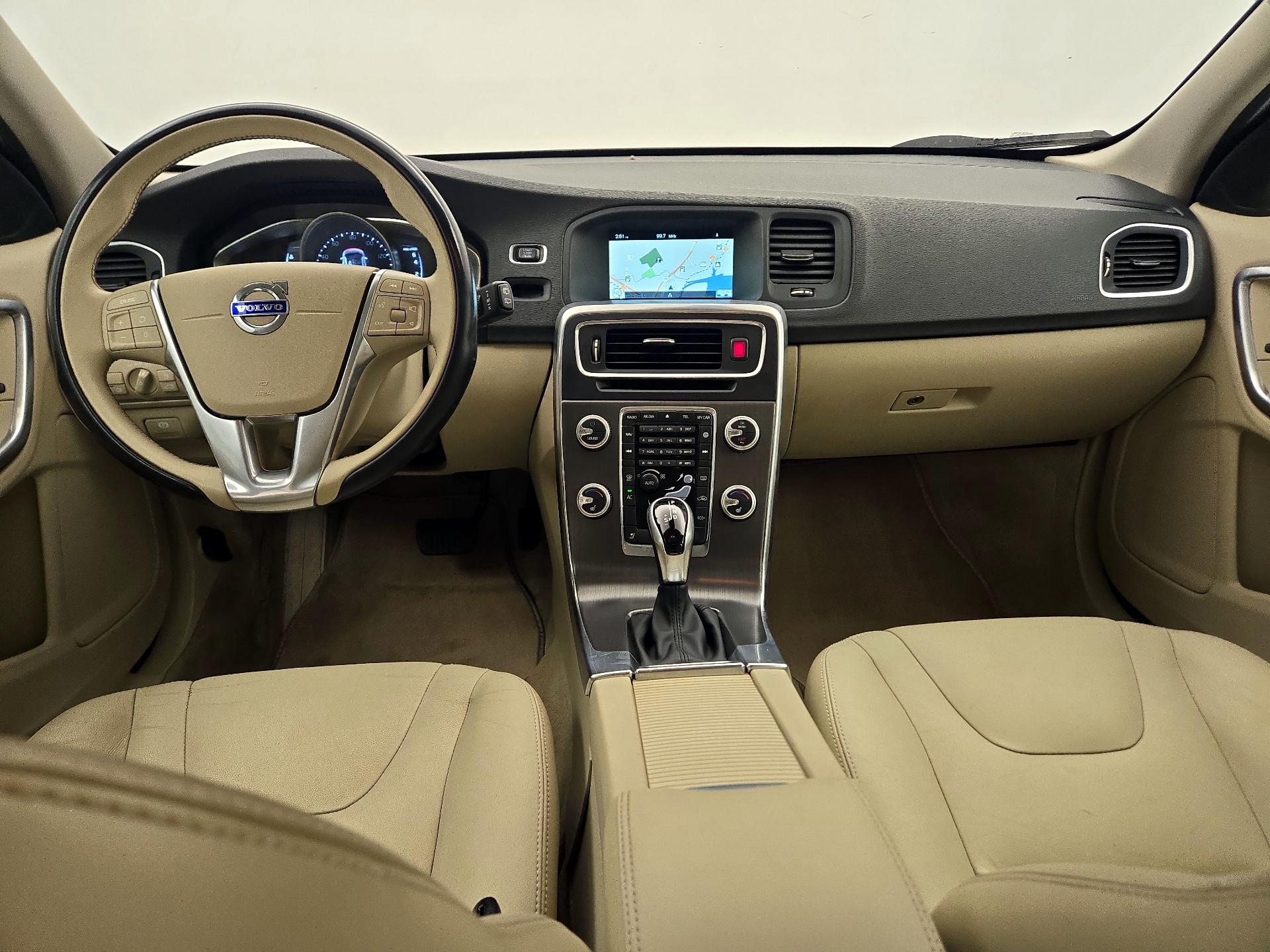 Thumbnail: 2016 Volvo V60 - 9