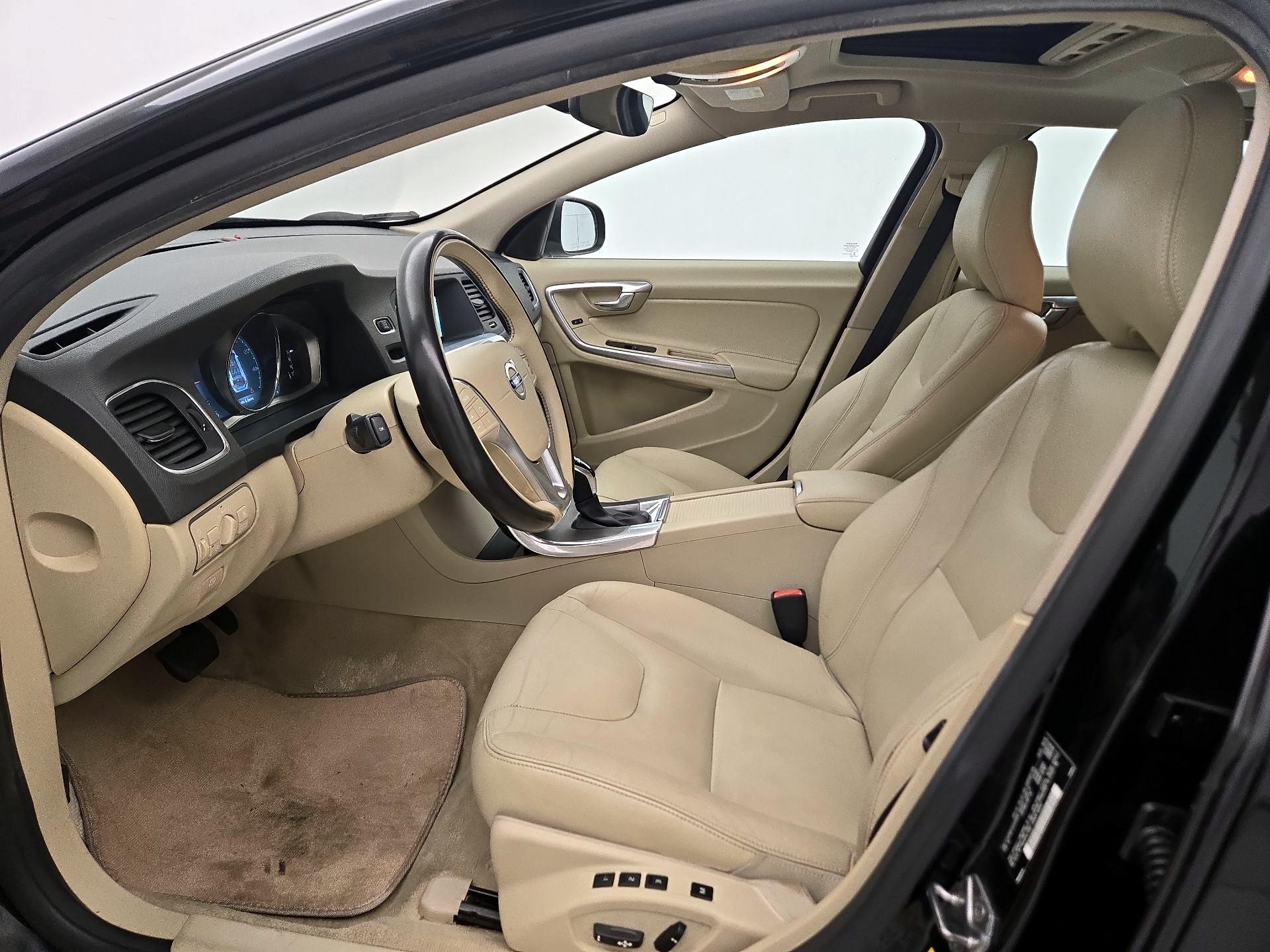 Thumbnail: 2016 Volvo V60 - 11