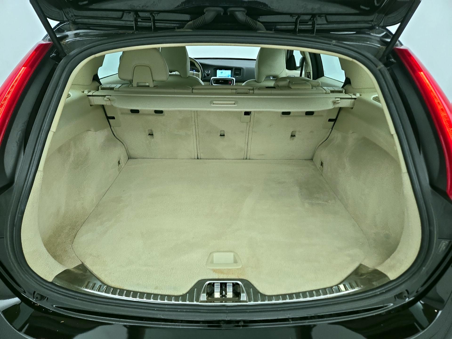 Thumbnail: 2016 Volvo V60 - 20