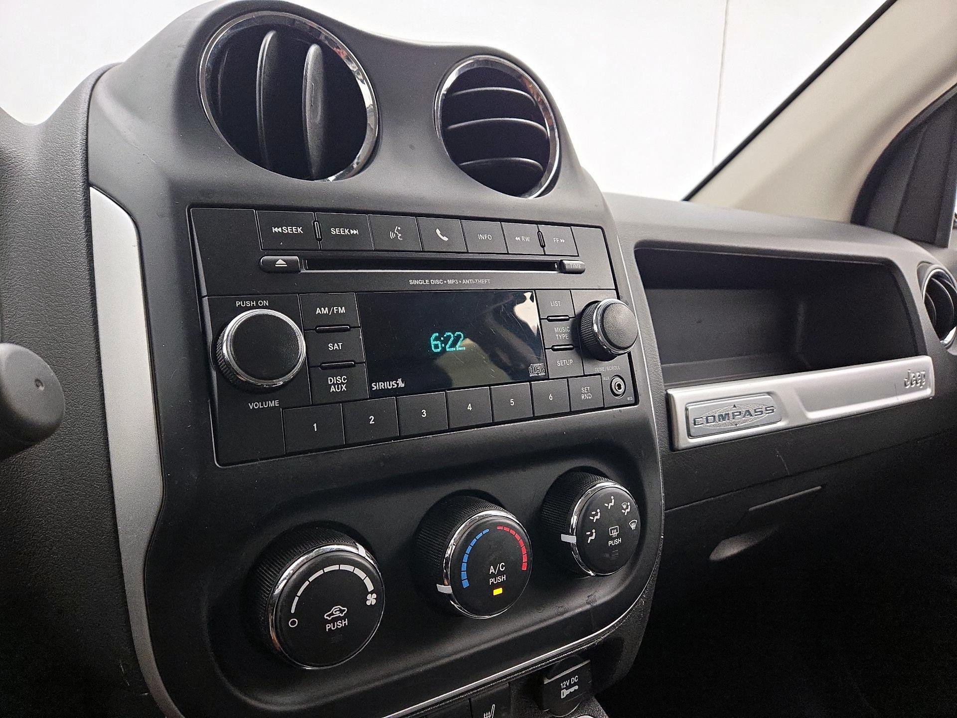 Thumbnail: 2016 Jeep Compass - 13