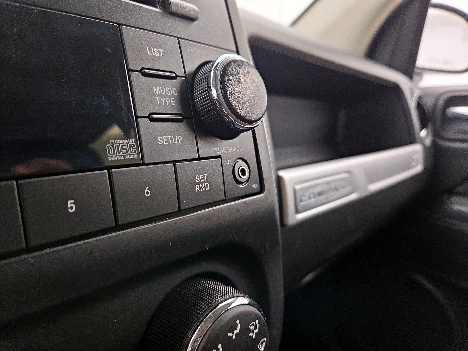 Thumbnail: 2016 Jeep Compass - 16