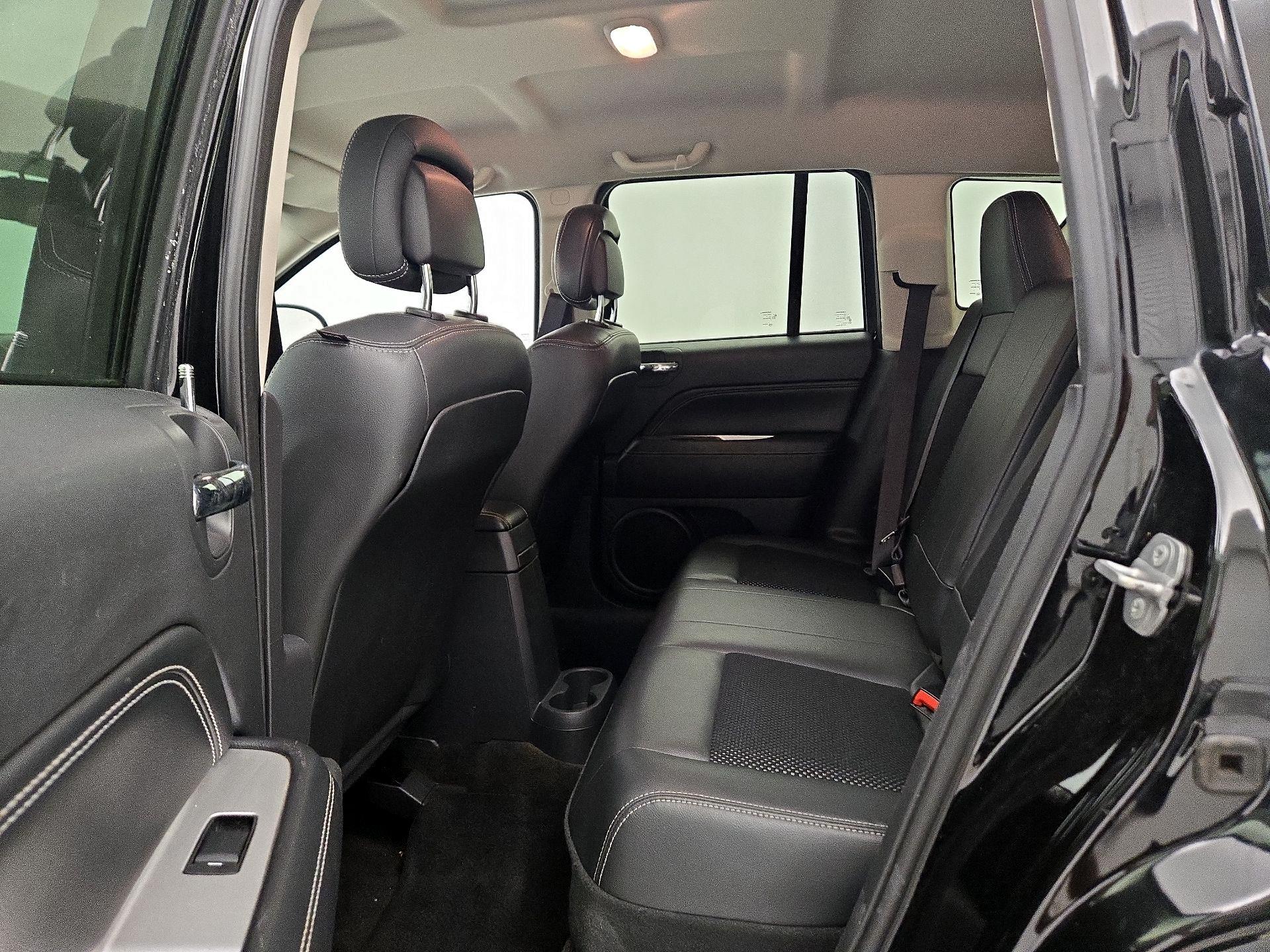 Thumbnail: 2016 Jeep Compass - 17