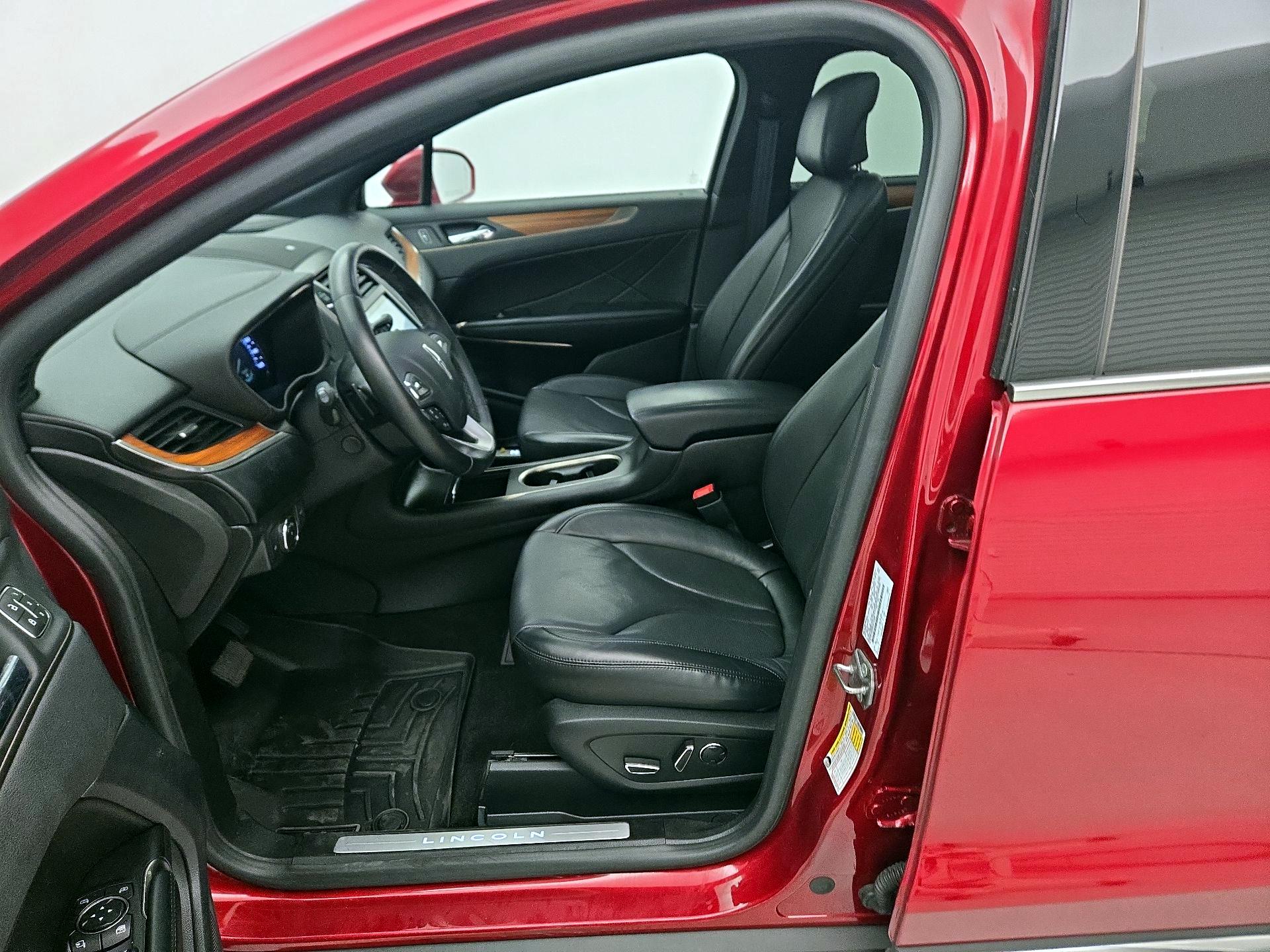 Thumbnail: 2019 Lincoln MKC - 11