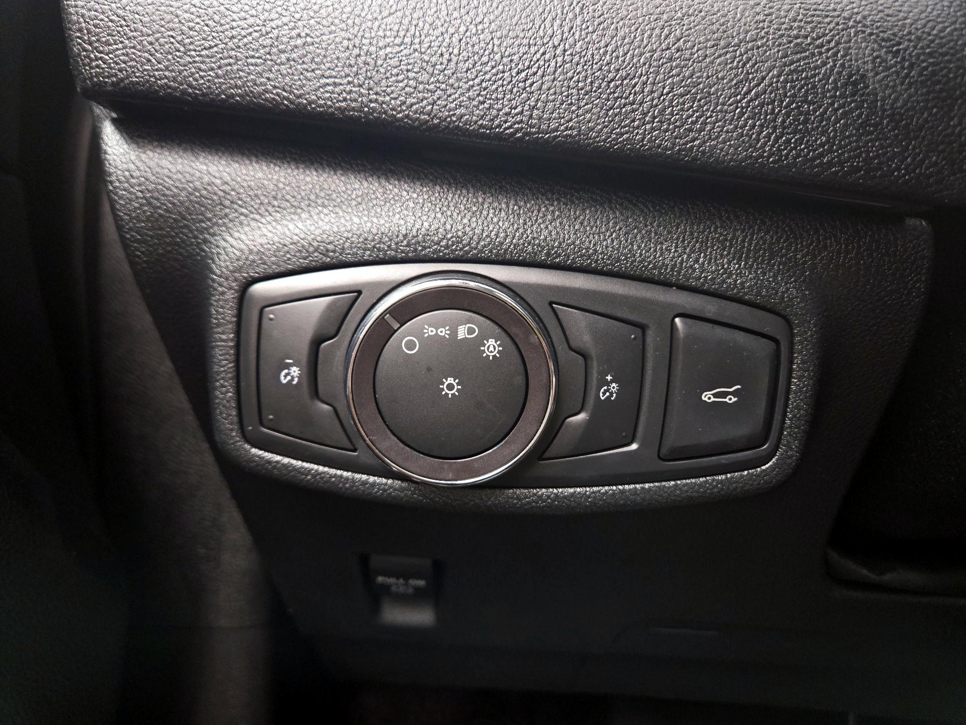 Thumbnail: 2019 Lincoln MKC - 13