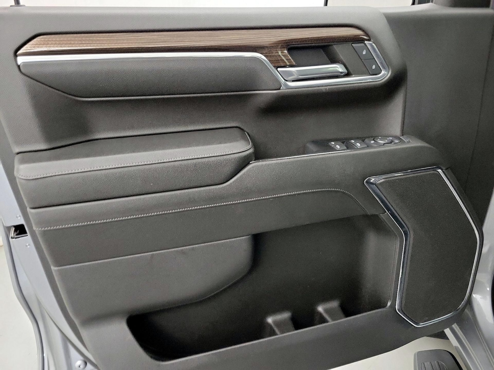 2023 Chevrolet Silverado 1500 LT - Photo 13