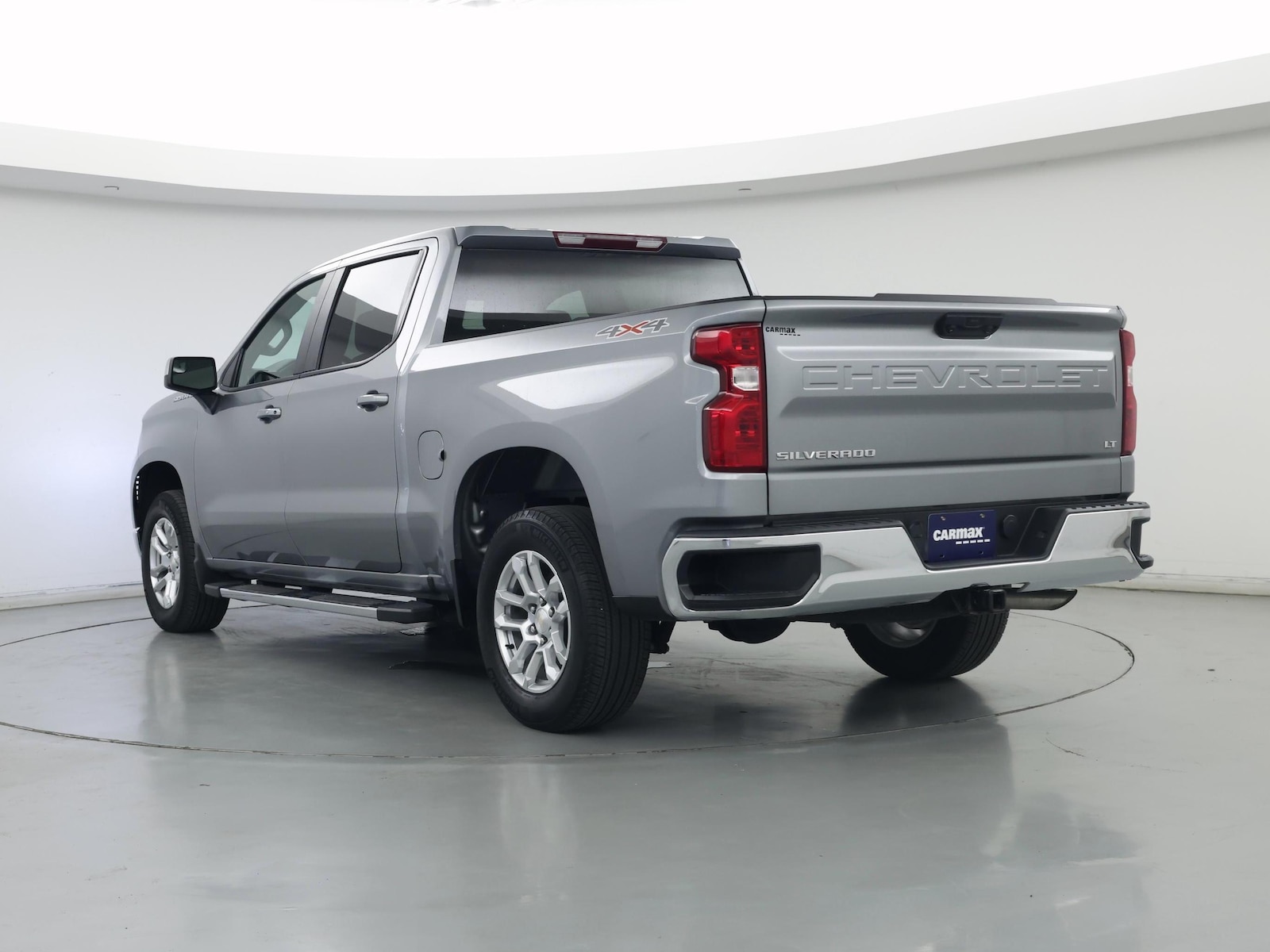 2023 Chevrolet Silverado 1500 LT - Photo 3