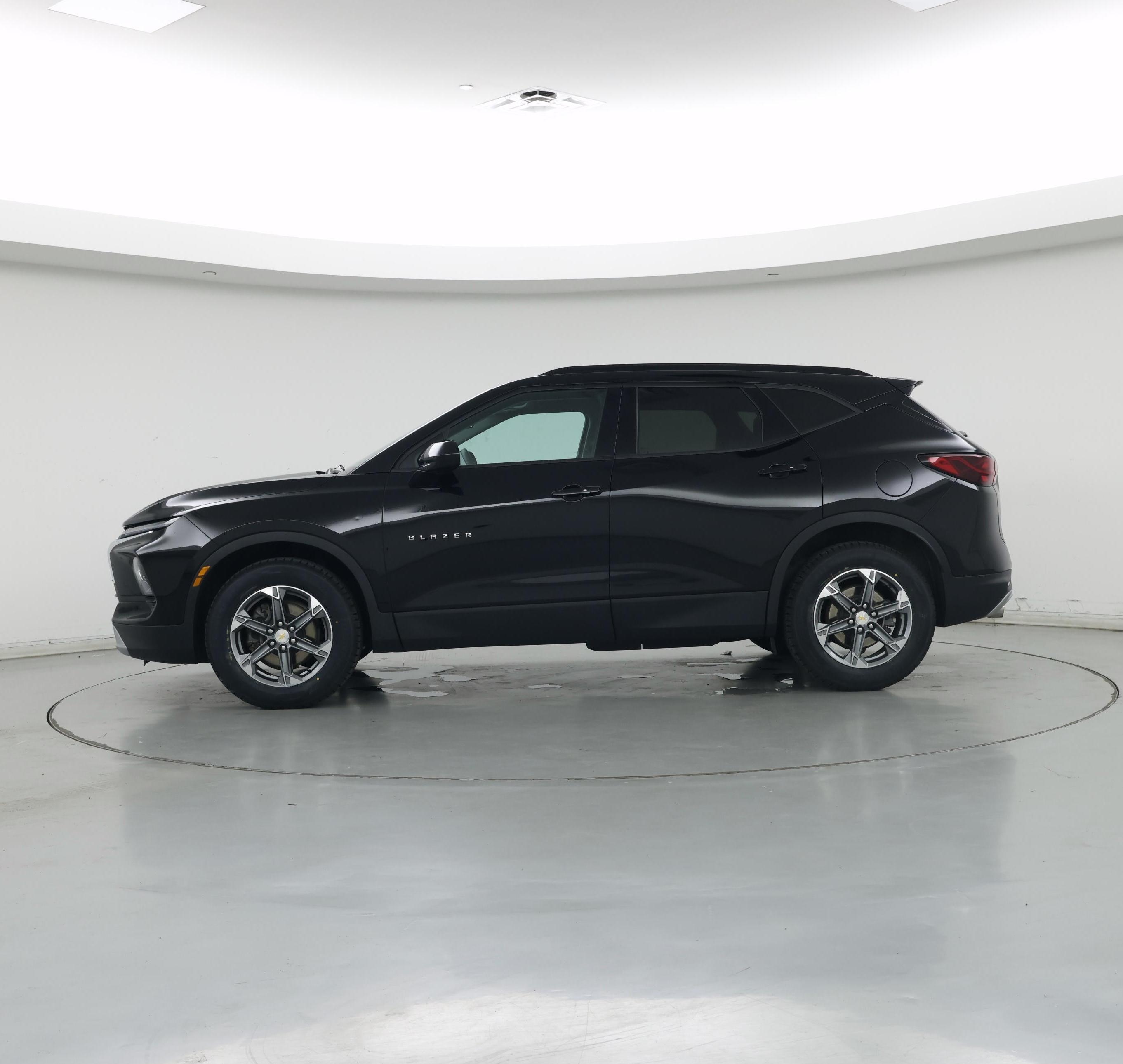 Thumbnail: 2023 Chevrolet Blazer - 3