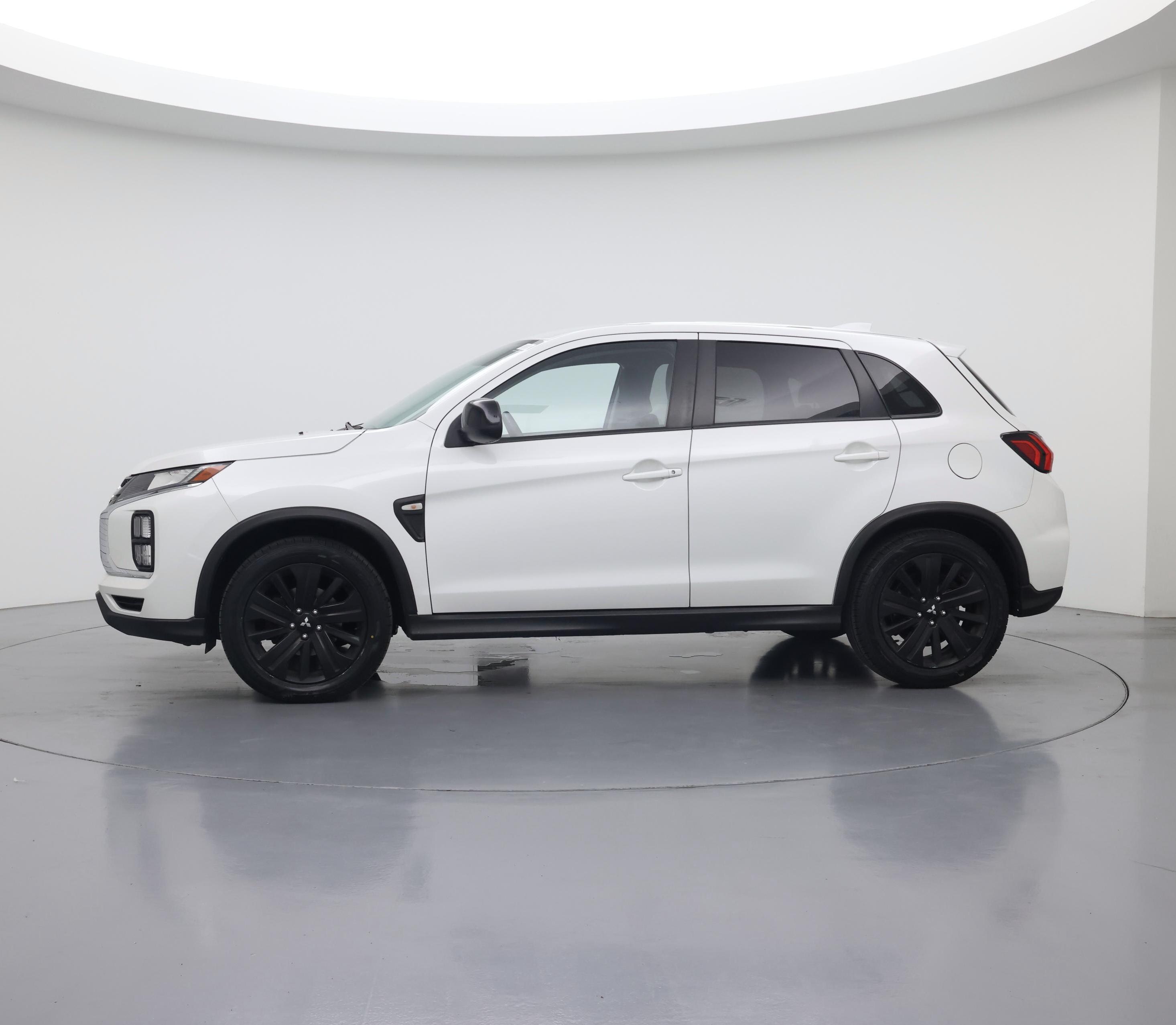 Thumbnail: 2021 Mitsubishi Outlander Sport - 3