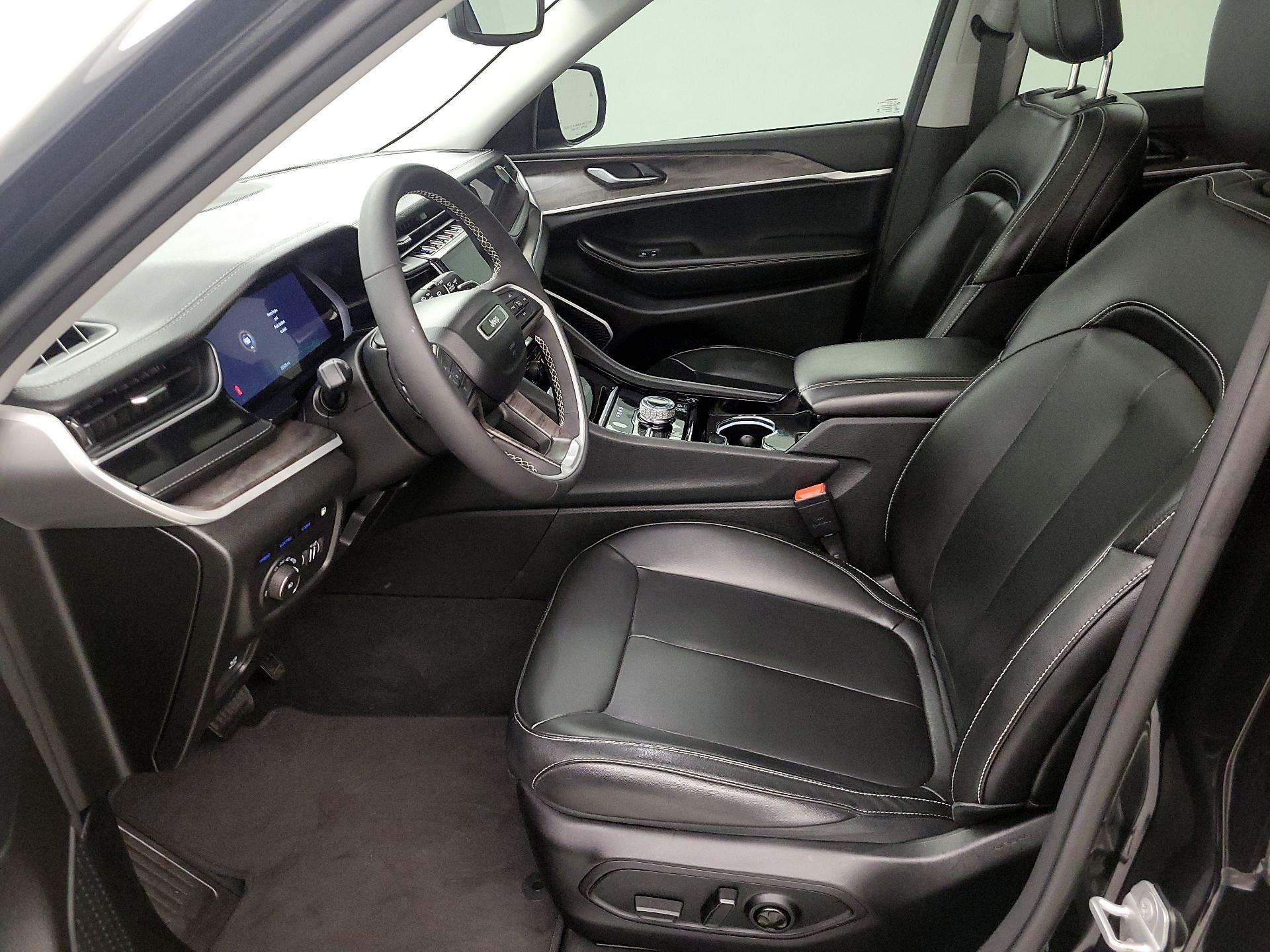 Thumbnail: 2023 Jeep Grand Cherokee - 11