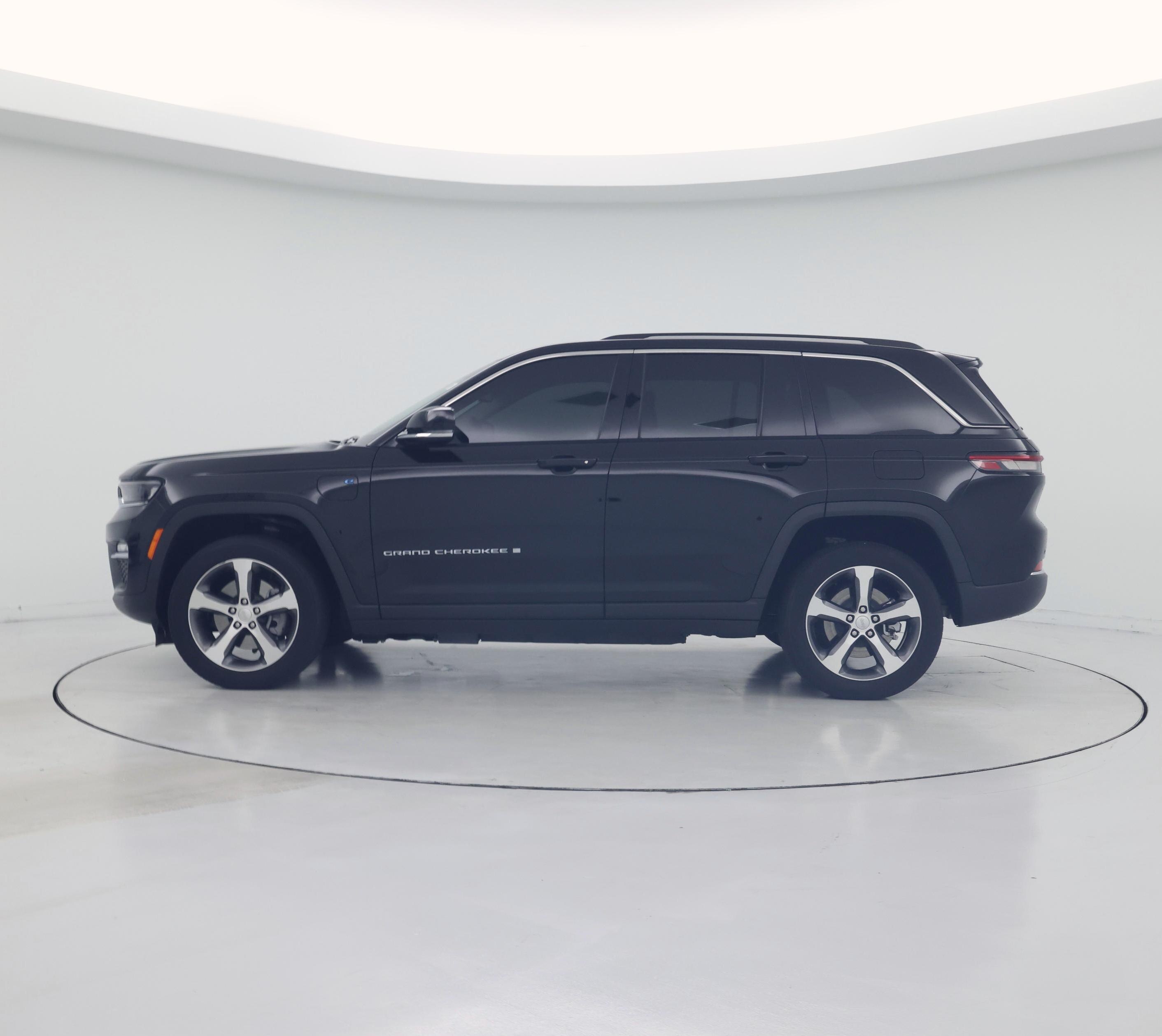 Thumbnail: 2023 Jeep Grand Cherokee - 3