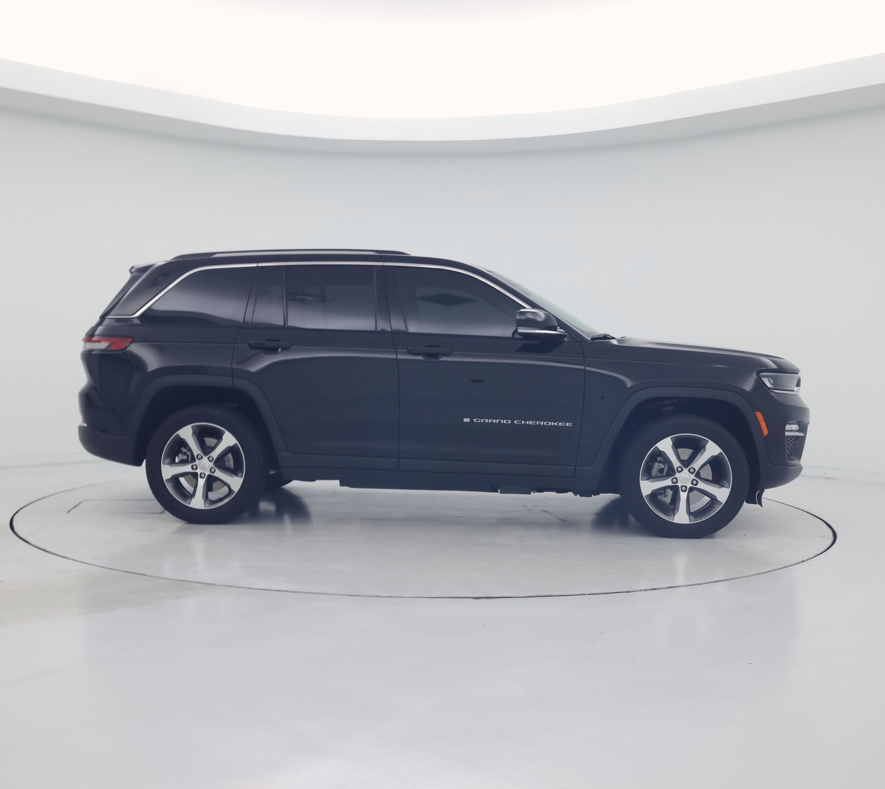 Thumbnail: 2023 Jeep Grand Cherokee - 7