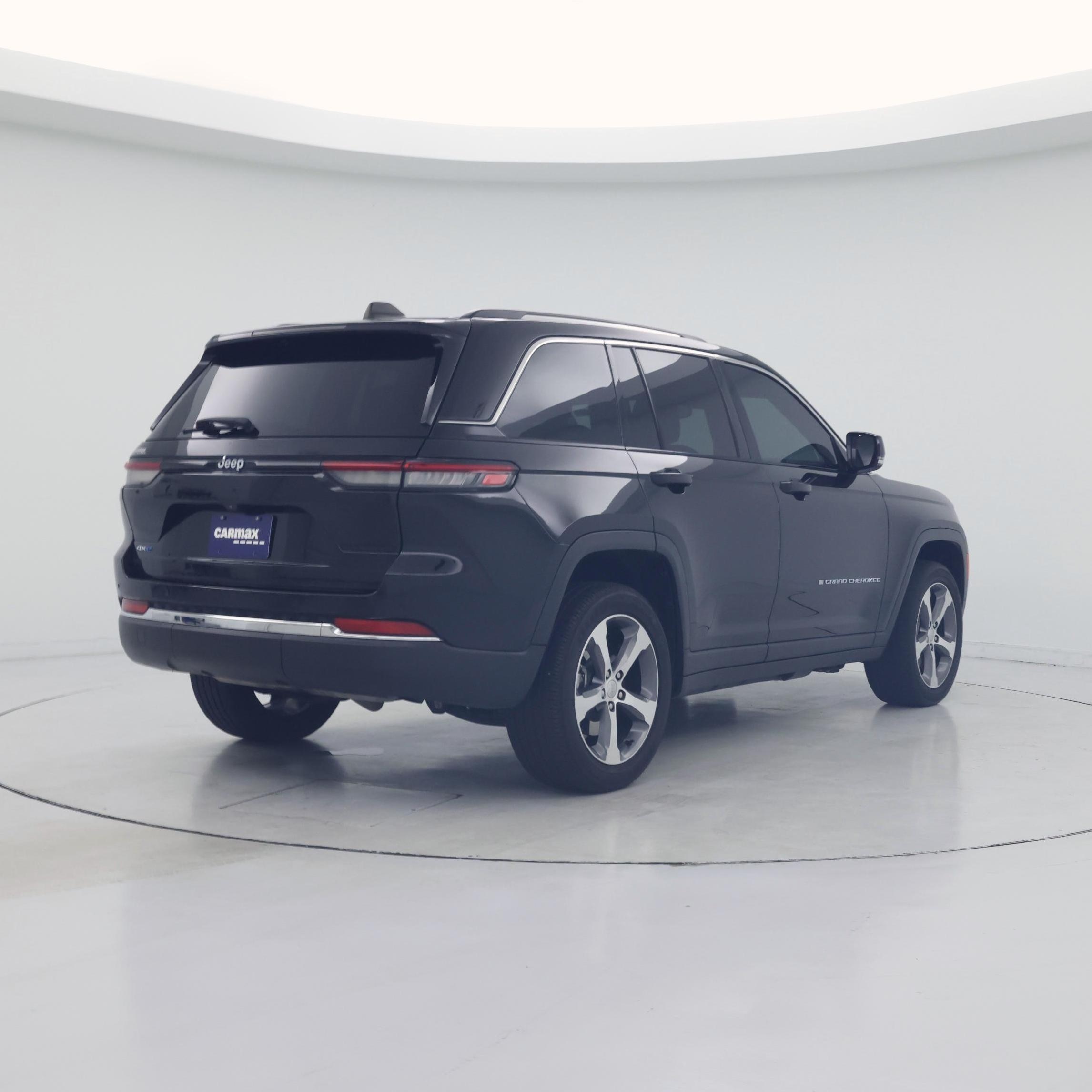 Thumbnail: 2023 Jeep Grand Cherokee - 8