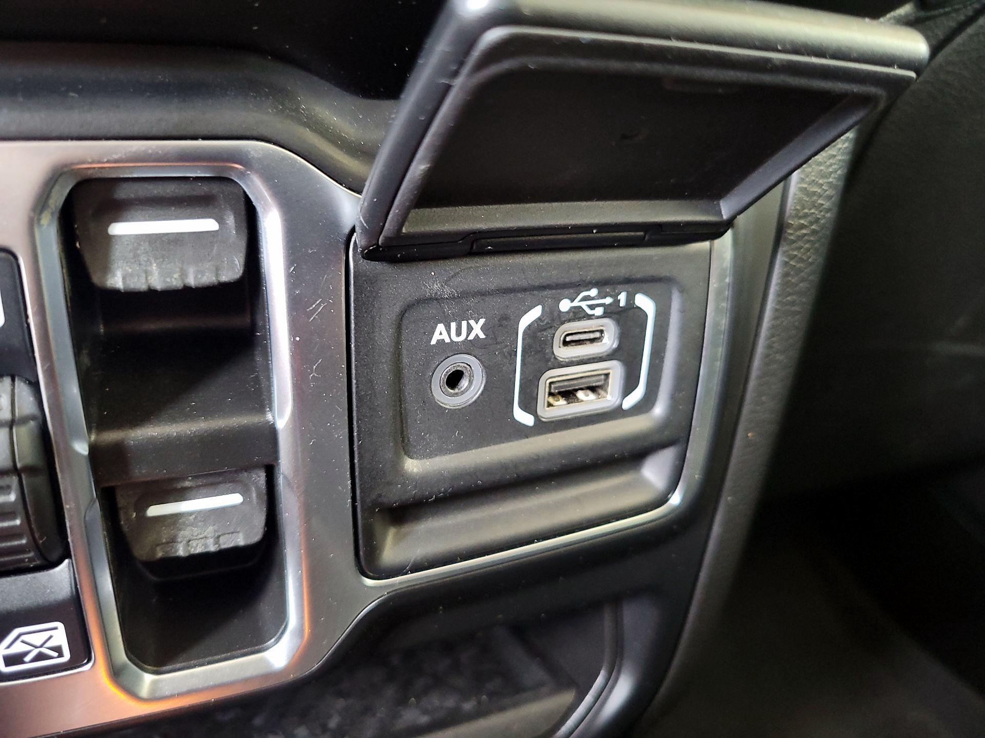 Thumbnail: 2022 Jeep Gladiator - 18