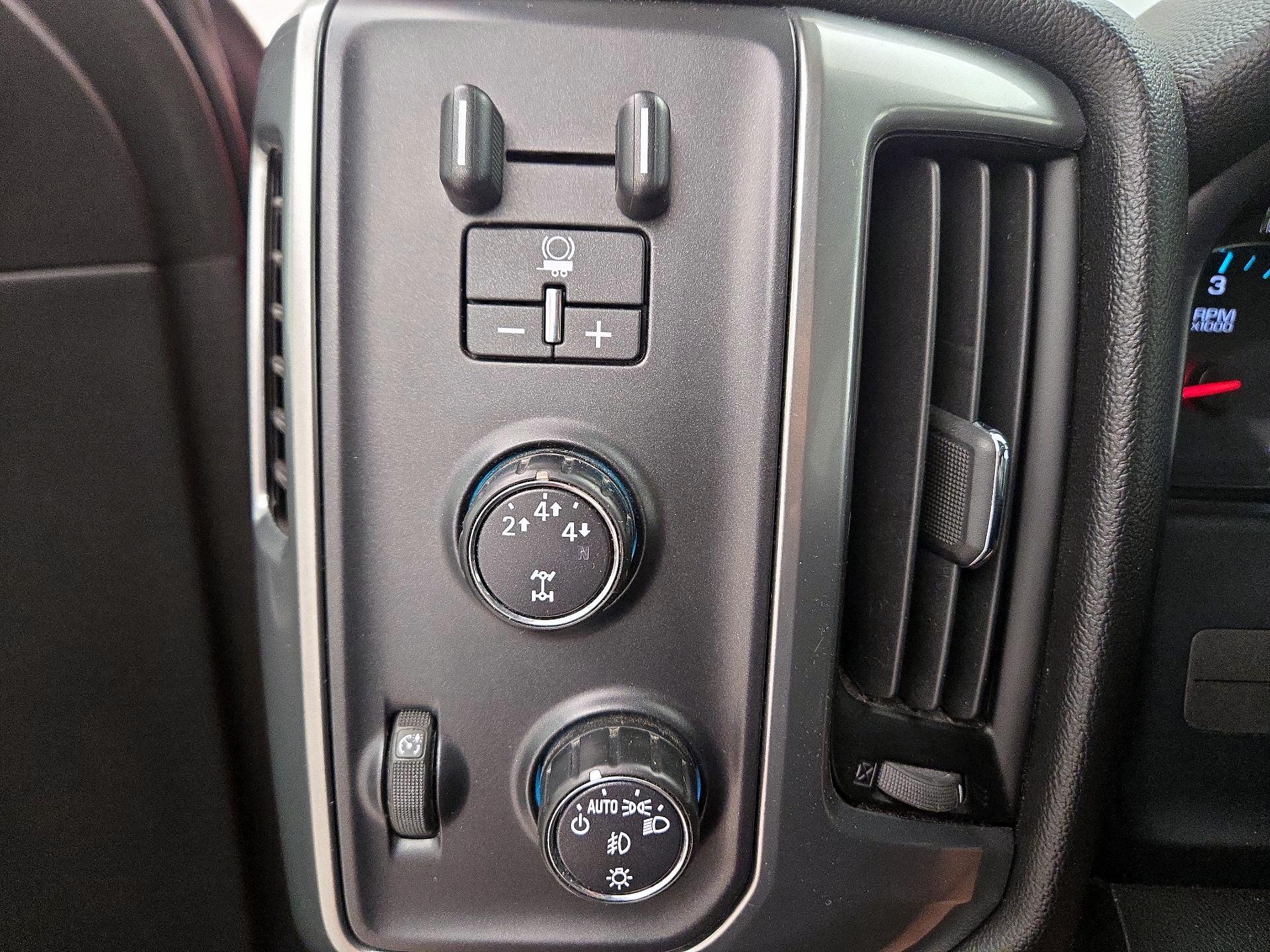 Thumbnail: 2016 Chevrolet Silverado 2500 - 13