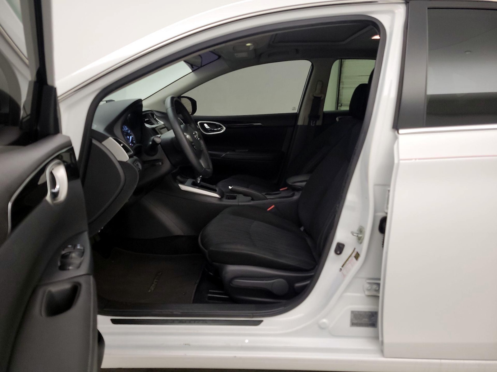 2019 Nissan Sentra SV - Photo 12