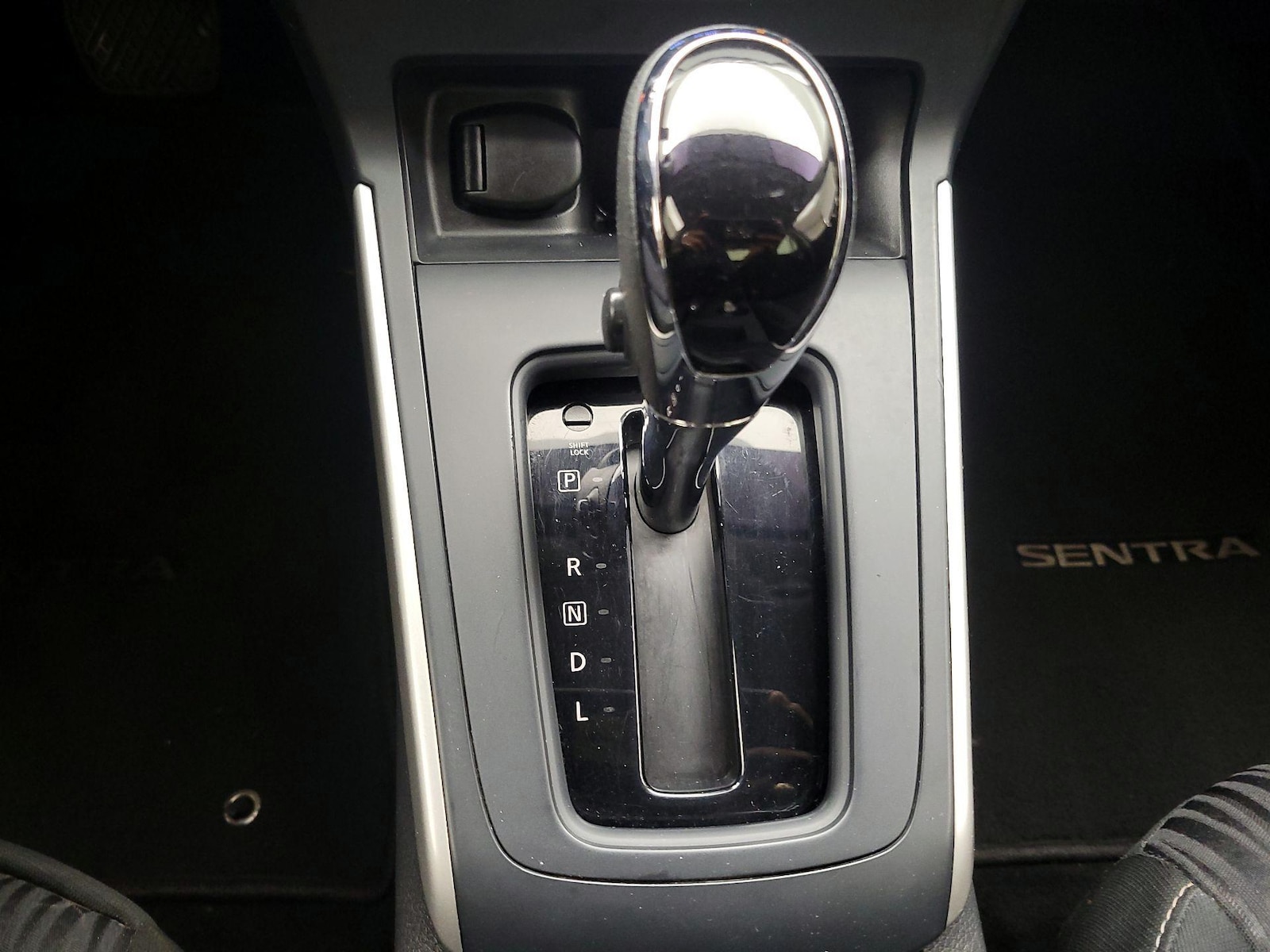 2019 Nissan Sentra SV - Photo 18