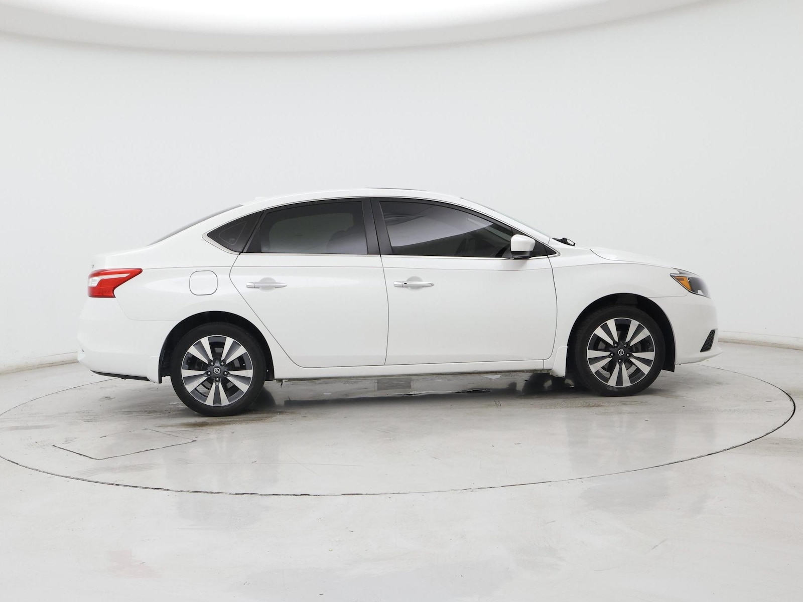 2019 Nissan Sentra SV - Photo 8